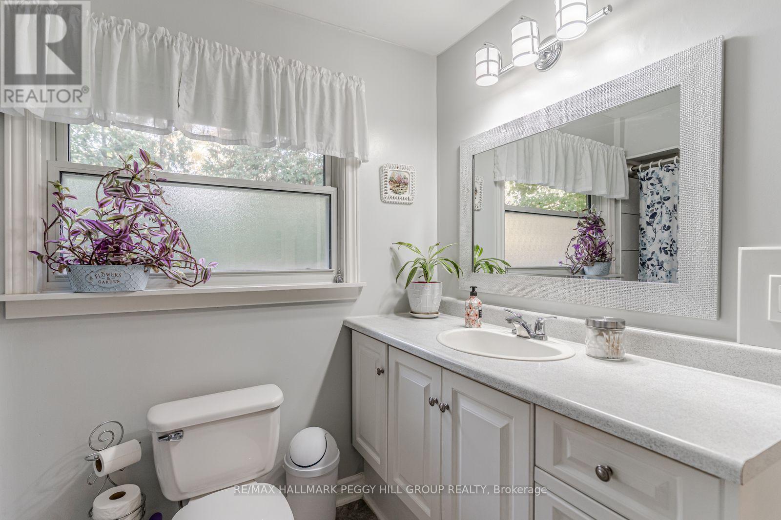 759 Florence Road, Innisfil, Ontario  L9S 2E2 - Photo 9 - N12476576