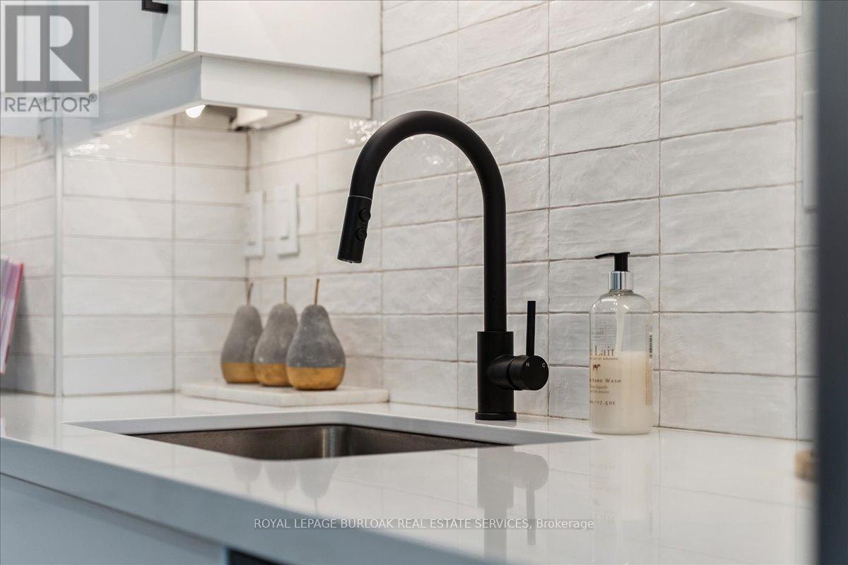 1405 - 2007 James Street, Burlington, Ontario  L7R 0G7 - Photo 13 - W12486369