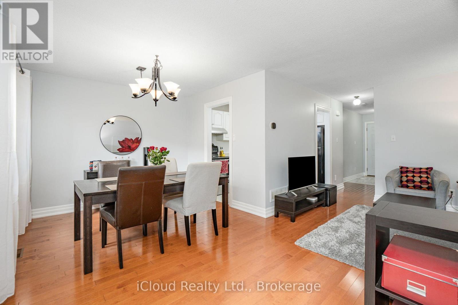 101 - 5061 Pinedale Avenue, Burlington, Ontario  L7L 5J6 - Photo 4 - W12486372