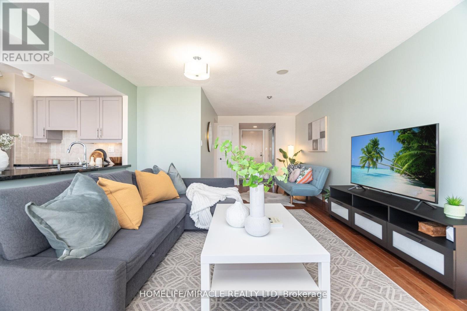 1701 - 50 Eglinton Ave W, Mississauga, Ontario  L5R 3P5 - Photo 13 - W12486379