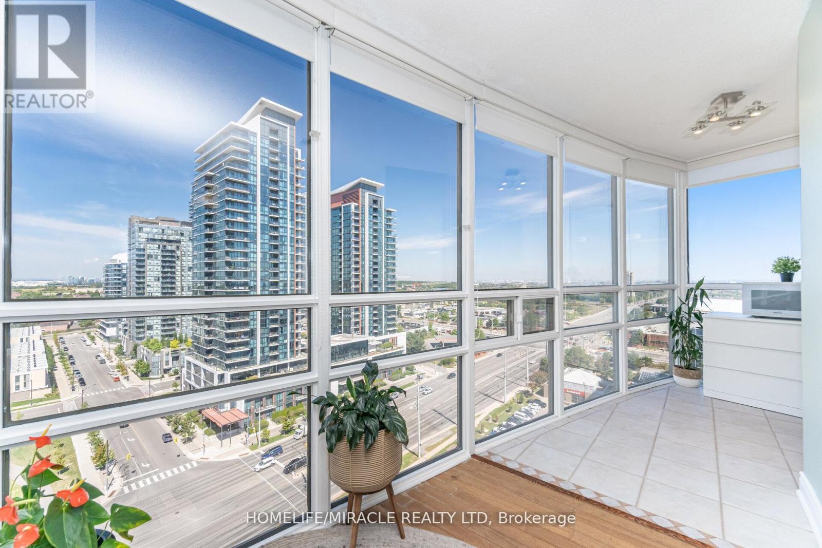 1701 - 50 Eglinton Ave W, Mississauga, Ontario  L5R 3P5 - Photo 26 - W12486379