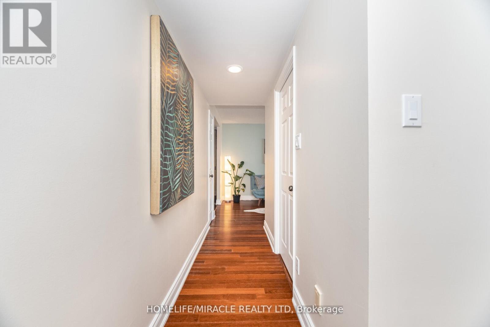 1701 - 50 Eglinton Ave W, Mississauga, Ontario  L5R 3P5 - Photo 28 - W12486379