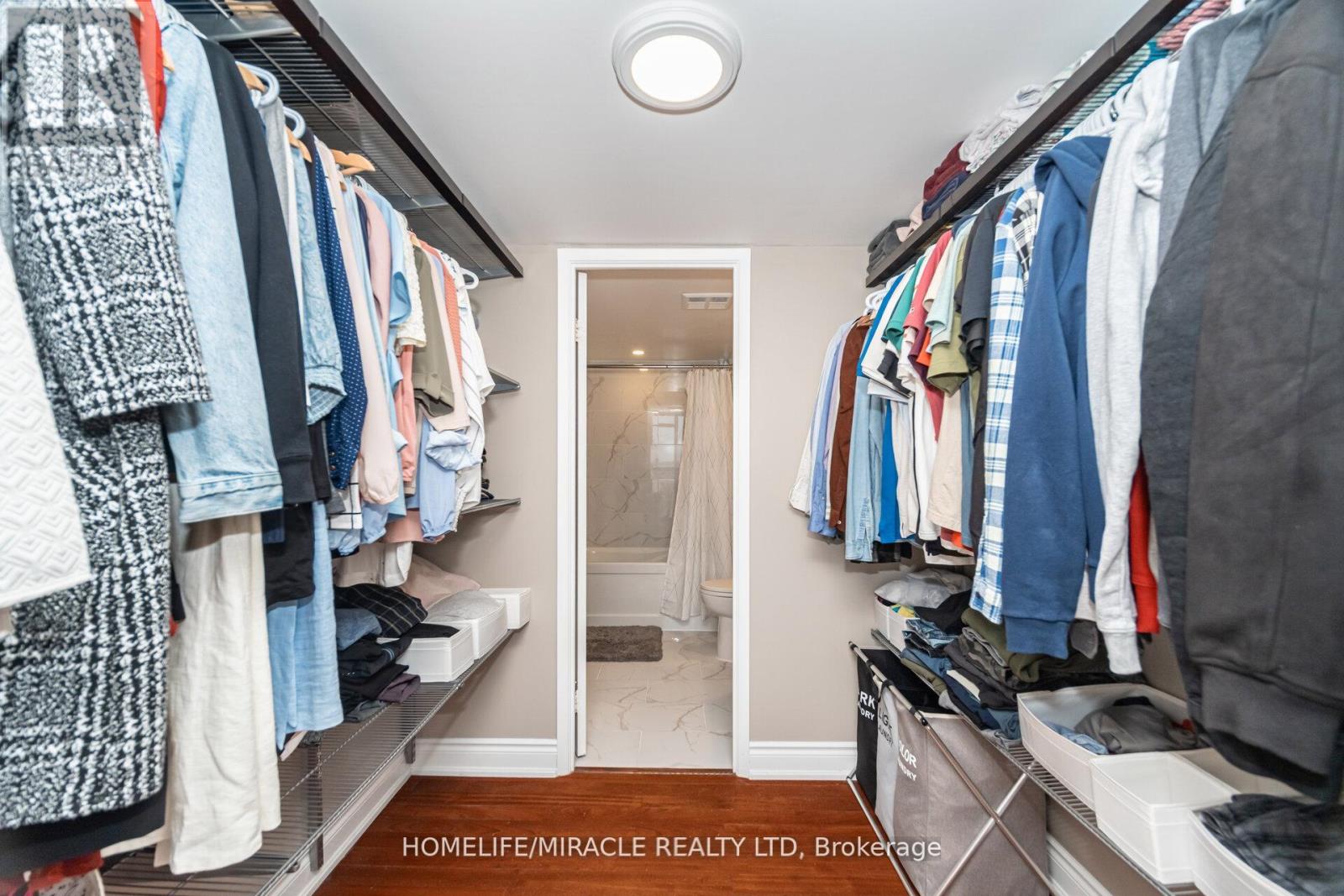 1701 - 50 Eglinton Ave W, Mississauga, Ontario  L5R 3P5 - Photo 32 - W12486379