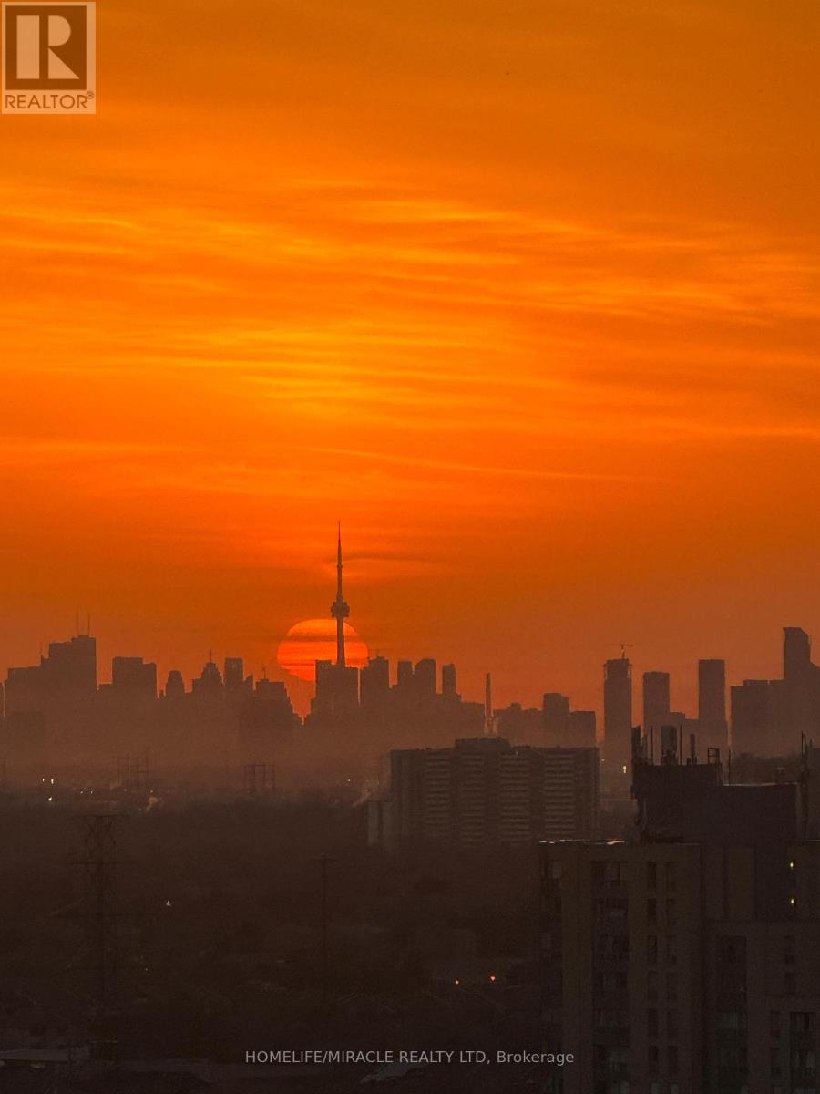 1701 - 50 Eglinton Ave W, Mississauga, Ontario  L5R 3P5 - Photo 6 - W12486379