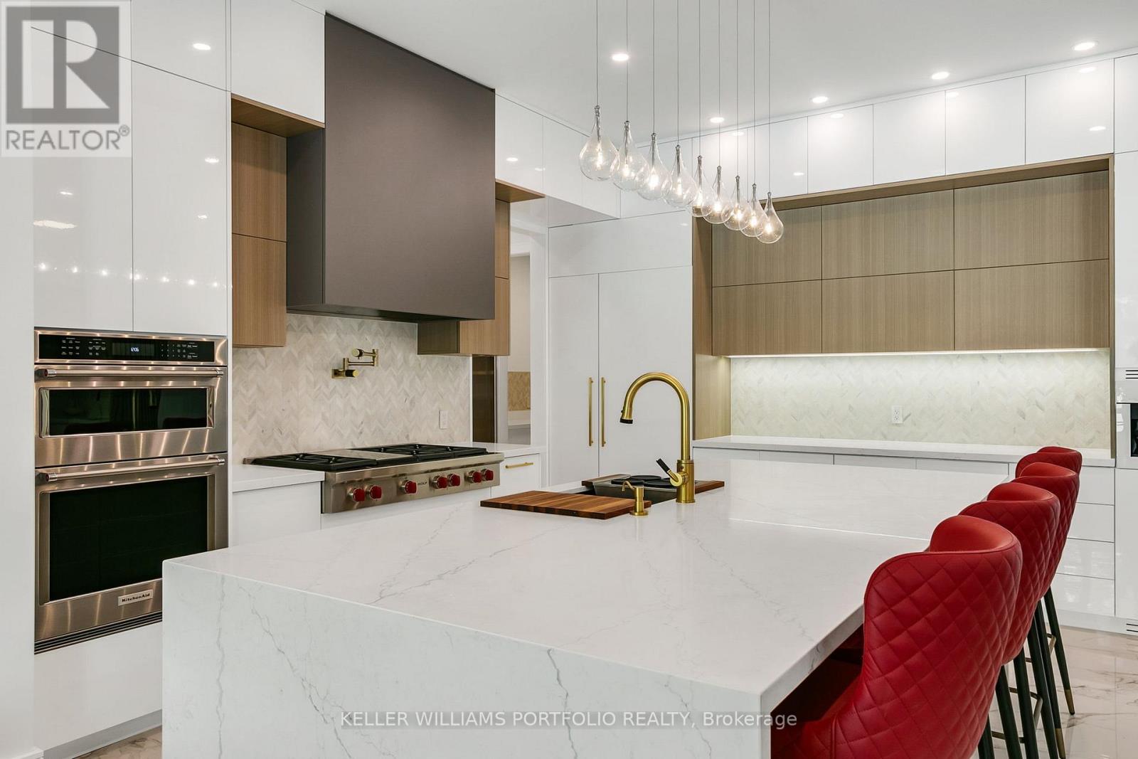 27 Prennan Avenue, Toronto, Ontario  M9B 4B7 - Photo 15 - W12486402