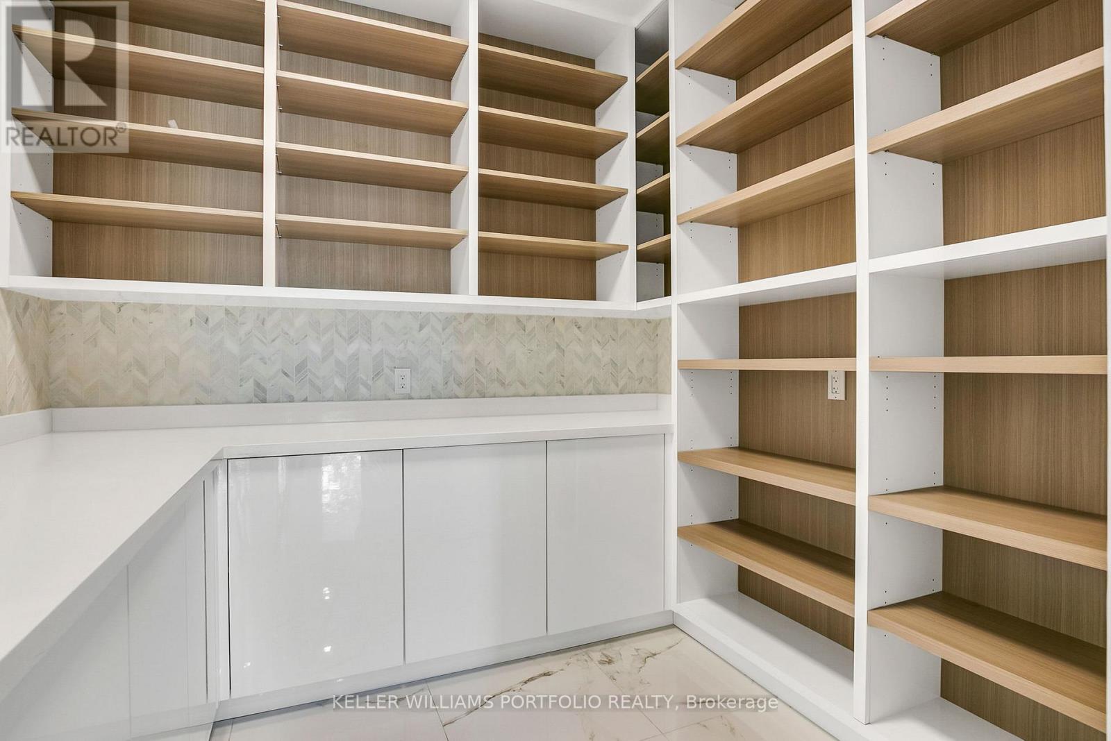 27 Prennan Avenue, Toronto, Ontario  M9B 4B7 - Photo 18 - W12486402