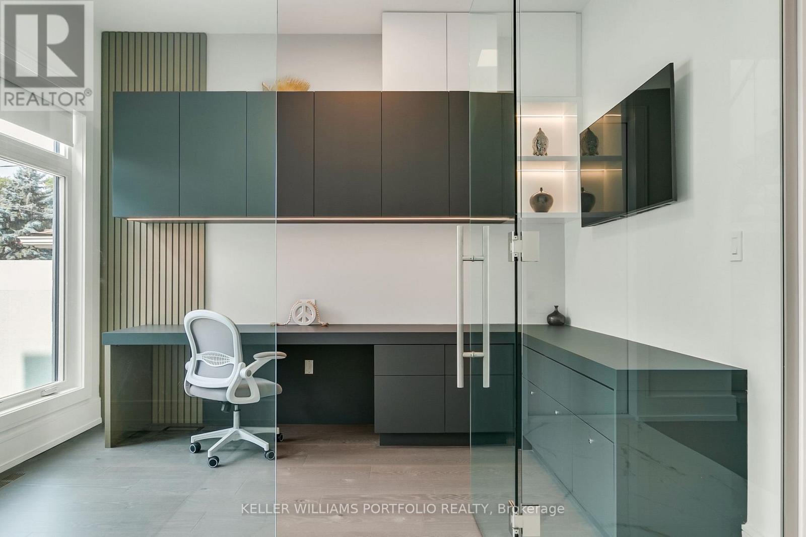 27 Prennan Avenue, Toronto, Ontario  M9B 4B7 - Photo 20 - W12486402