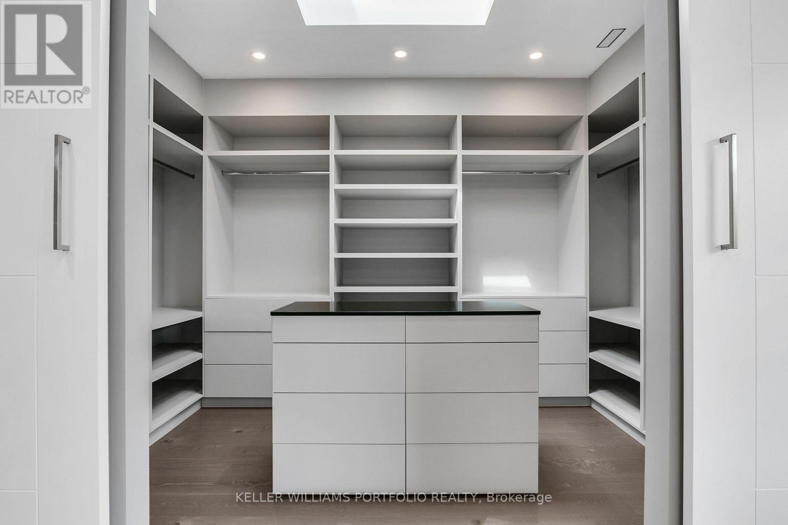 27 Prennan Avenue, Toronto, Ontario  M9B 4B7 - Photo 26 - W12486402