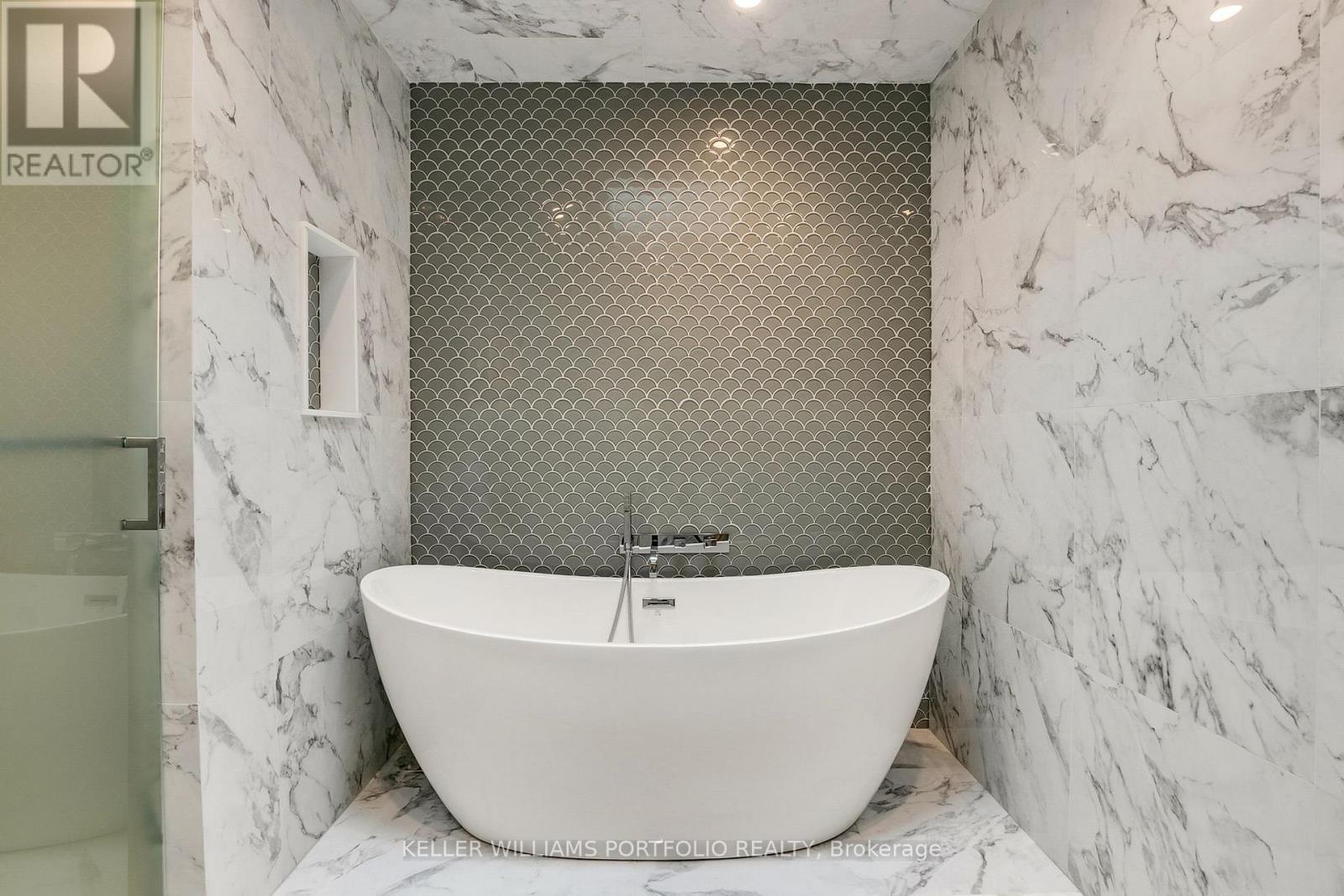 27 Prennan Avenue, Toronto, Ontario  M9B 4B7 - Photo 29 - W12486402