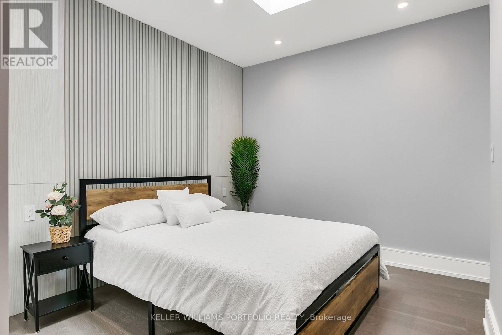 27 Prennan Avenue, Toronto, Ontario  M9B 4B7 - Photo 32 - W12486402