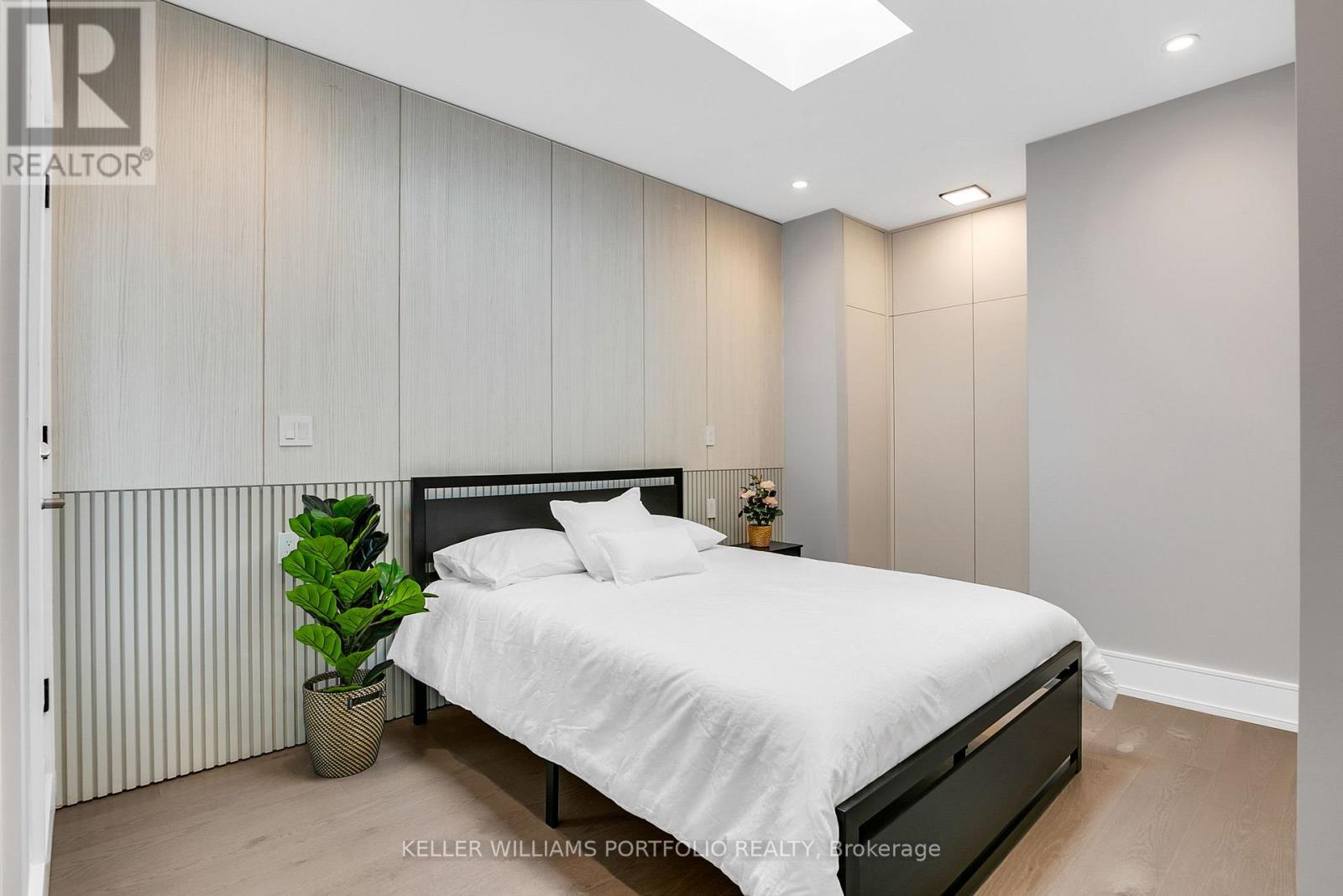 27 Prennan Avenue, Toronto, Ontario  M9B 4B7 - Photo 35 - W12486402