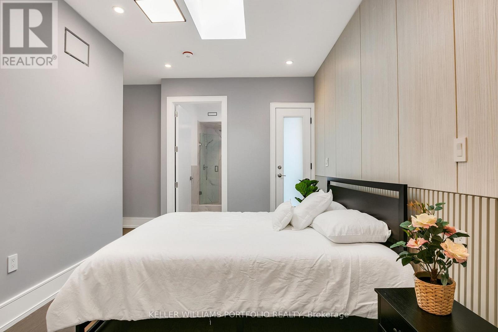 27 Prennan Avenue, Toronto, Ontario  M9B 4B7 - Photo 36 - W12486402