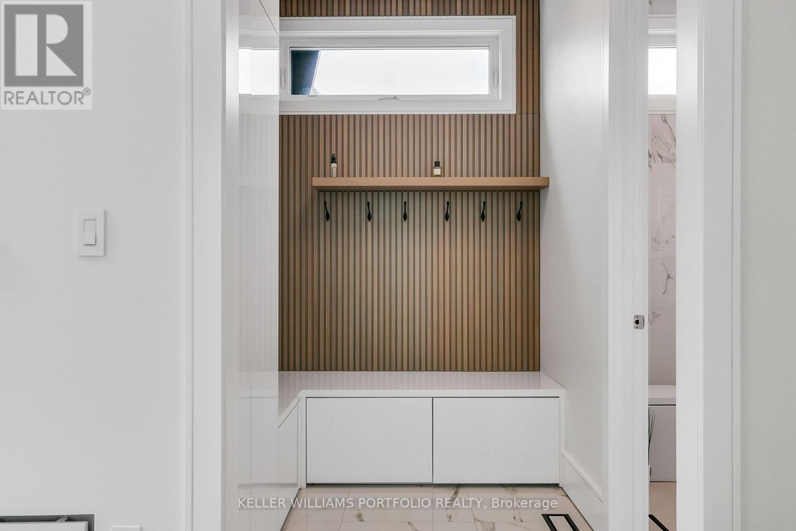 27 Prennan Avenue, Toronto, Ontario  M9B 4B7 - Photo 6 - W12486402