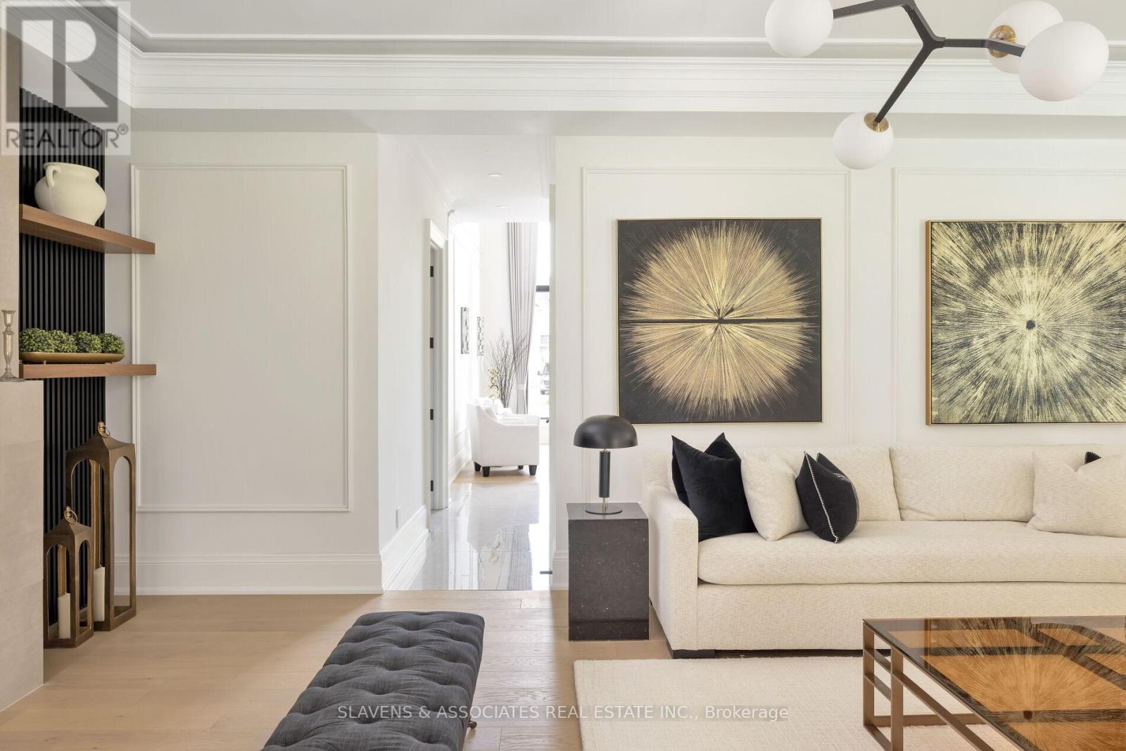 1529 Venetia Drive, Oakville, Ontario  L6L 1K8 - Photo 15 - W12486405