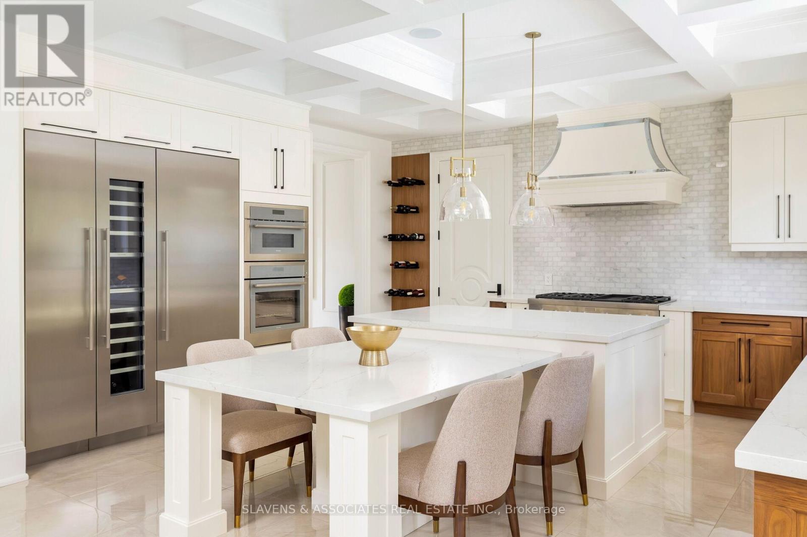 1529 Venetia Drive, Oakville, Ontario  L6L 1K8 - Photo 17 - W12486405