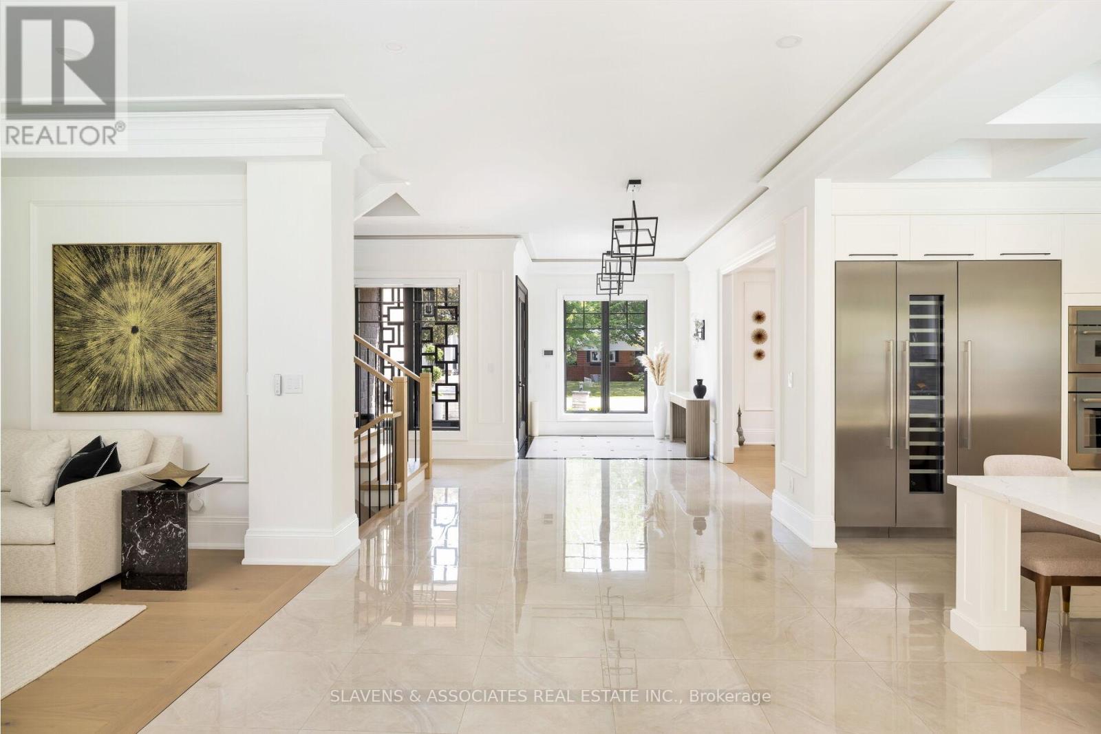 1529 Venetia Drive, Oakville, Ontario  L6L 1K8 - Photo 22 - W12486405