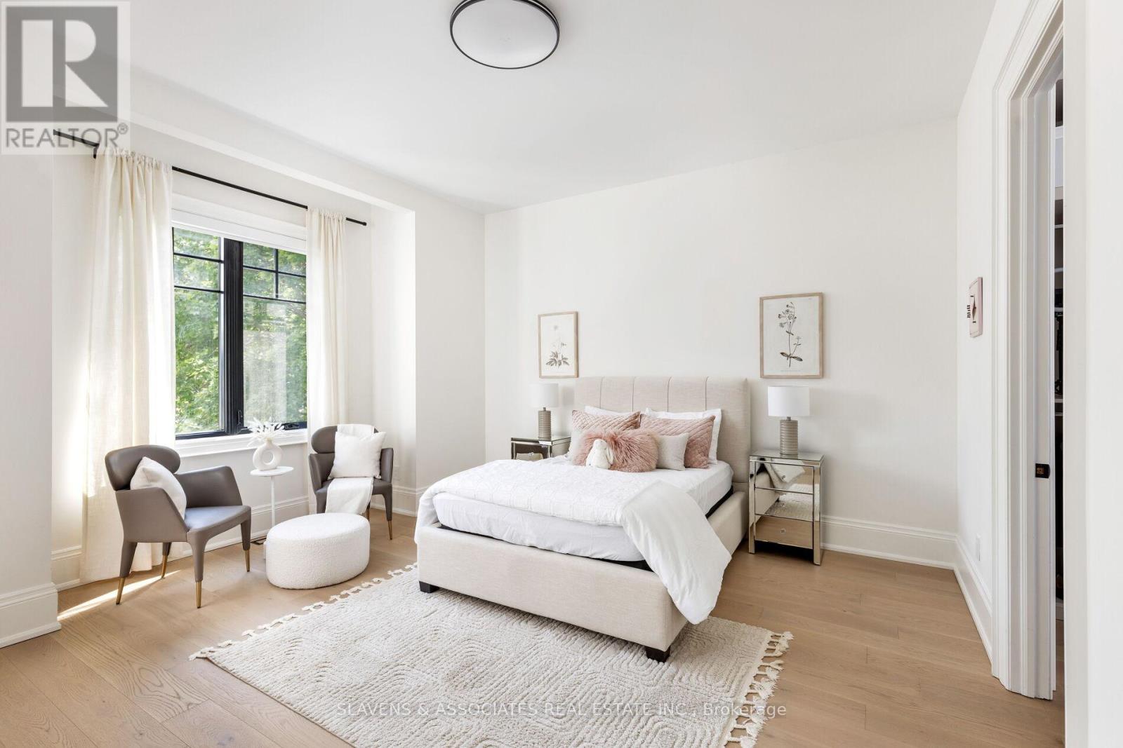 1529 Venetia Drive, Oakville, Ontario  L6L 1K8 - Photo 31 - W12486405