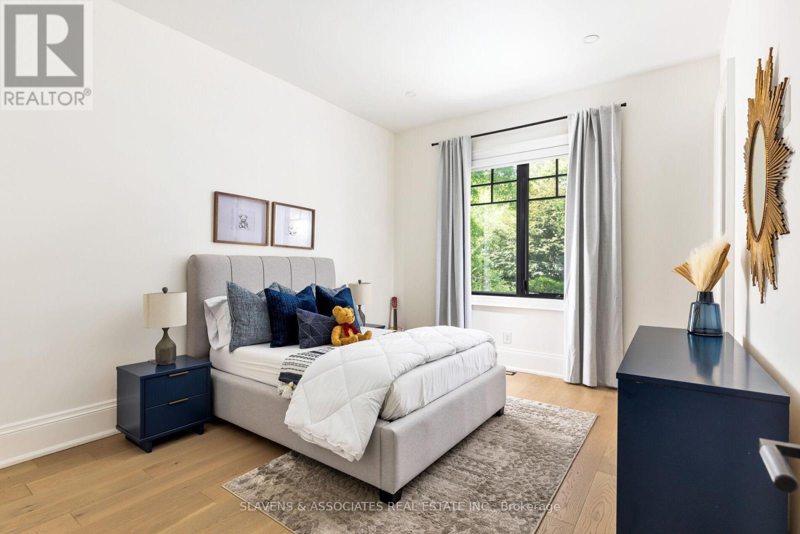 1529 Venetia Drive, Oakville, Ontario  L6L 1K8 - Photo 34 - W12486405