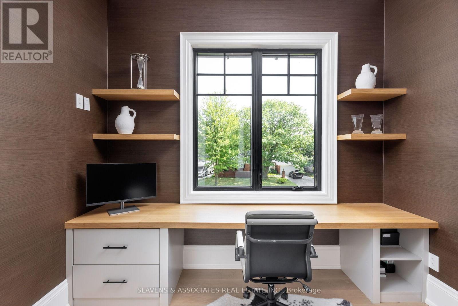 1529 Venetia Drive, Oakville, Ontario  L6L 1K8 - Photo 37 - W12486405