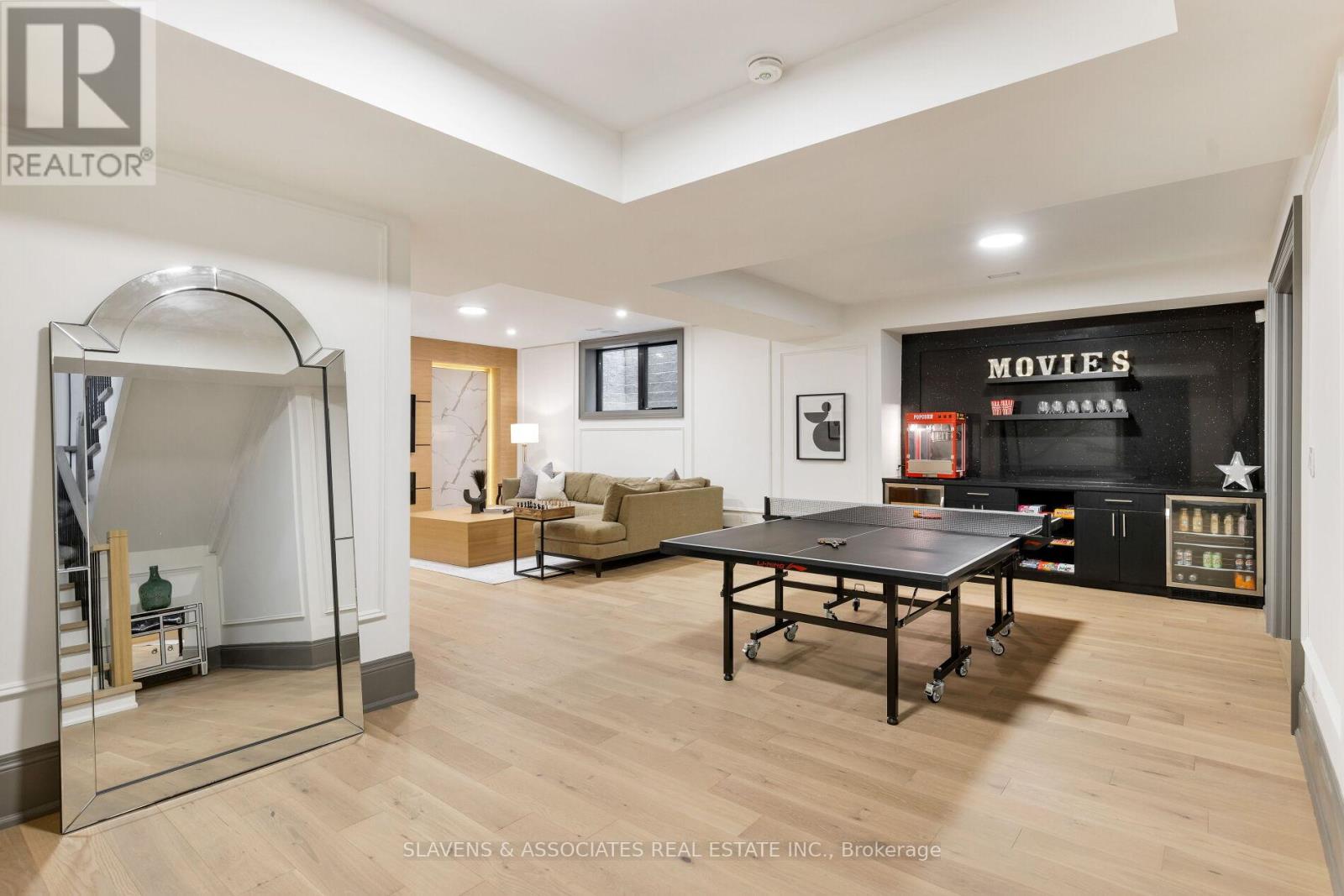 1529 Venetia Drive, Oakville, Ontario  L6L 1K8 - Photo 39 - W12486405