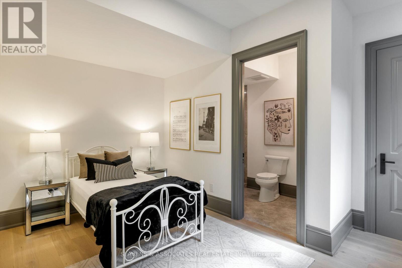 1529 Venetia Drive, Oakville, Ontario  L6L 1K8 - Photo 41 - W12486405