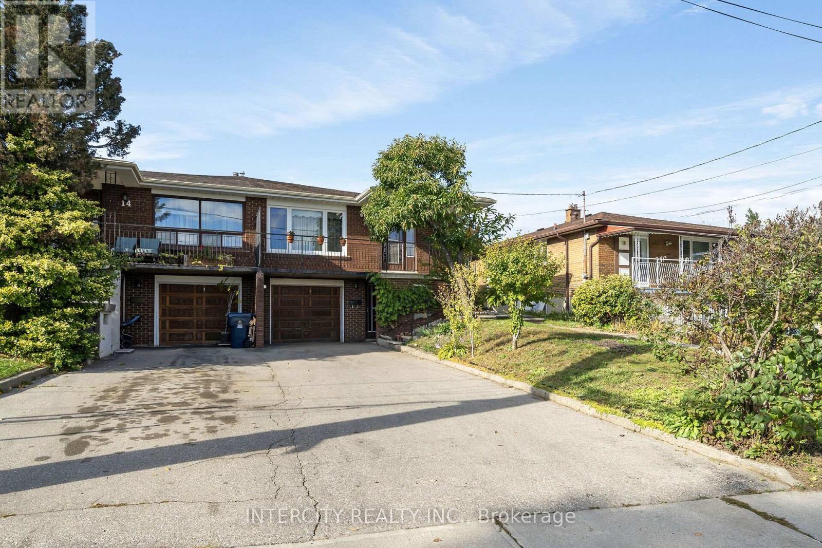 16 Seacliff Boulevard, Toronto, Ontario  M9L 2G4 - Photo 1 - W12486448