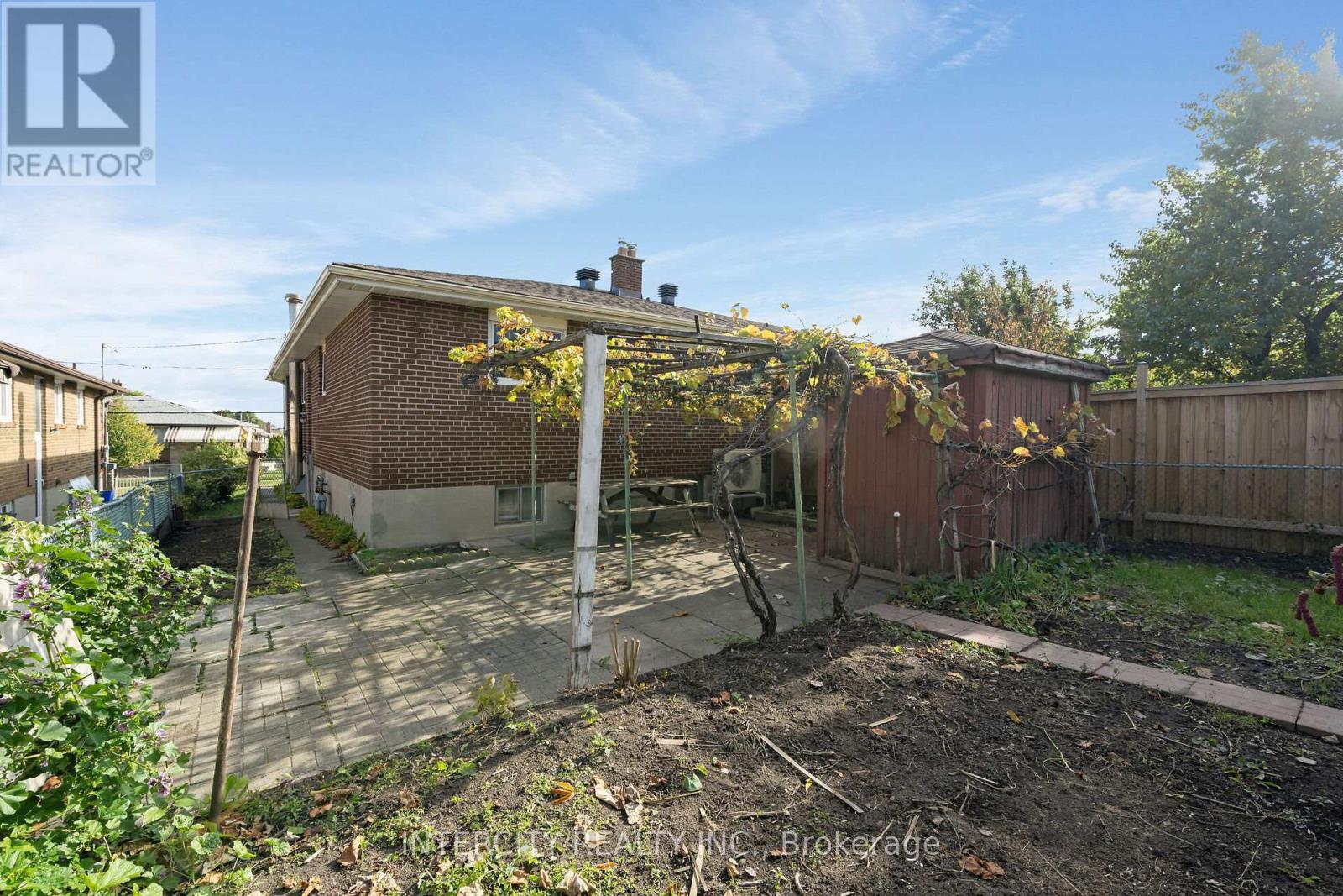 16 Seacliff Boulevard, Toronto, Ontario  M9L 2G4 - Photo 32 - W12486448