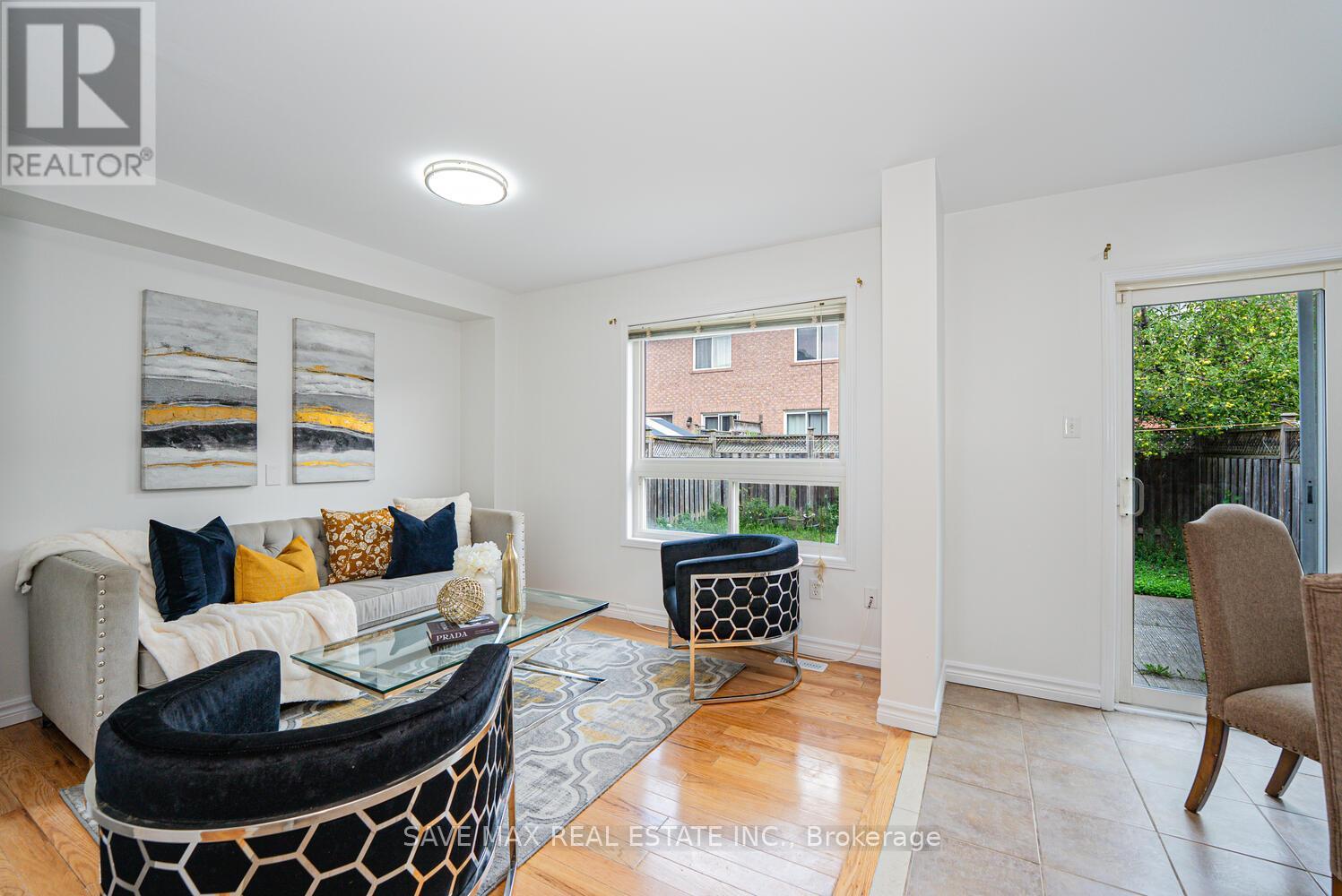 100 Bushmill Circle, Brampton, Ontario  L7A 0K6 - Photo 10 - W12486449