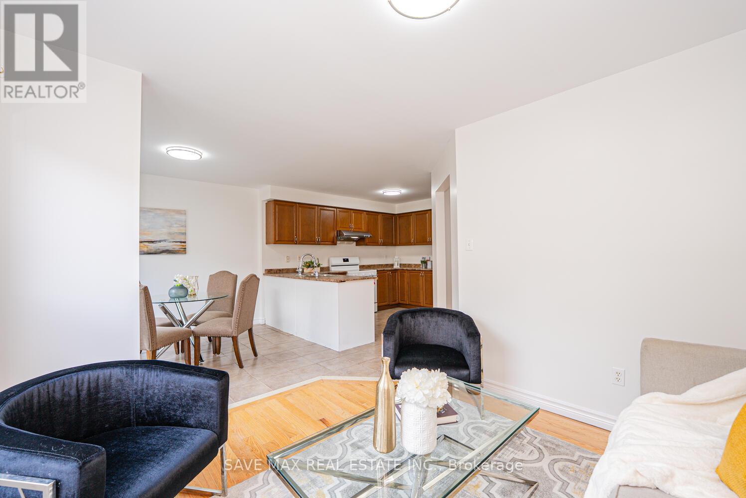 100 Bushmill Circle, Brampton, Ontario  L7A 0K6 - Photo 12 - W12486449