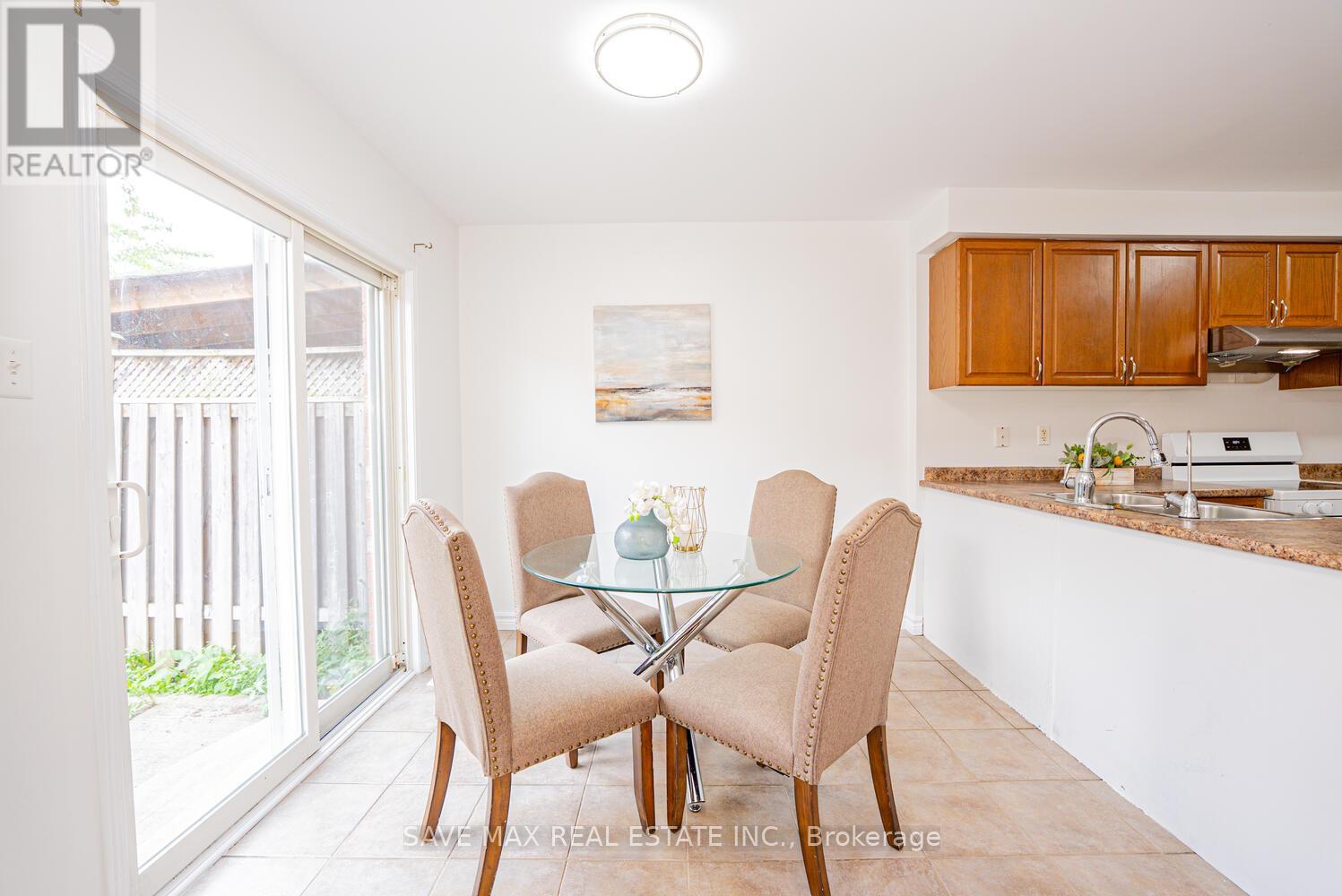 100 Bushmill Circle, Brampton, Ontario  L7A 0K6 - Photo 18 - W12486449