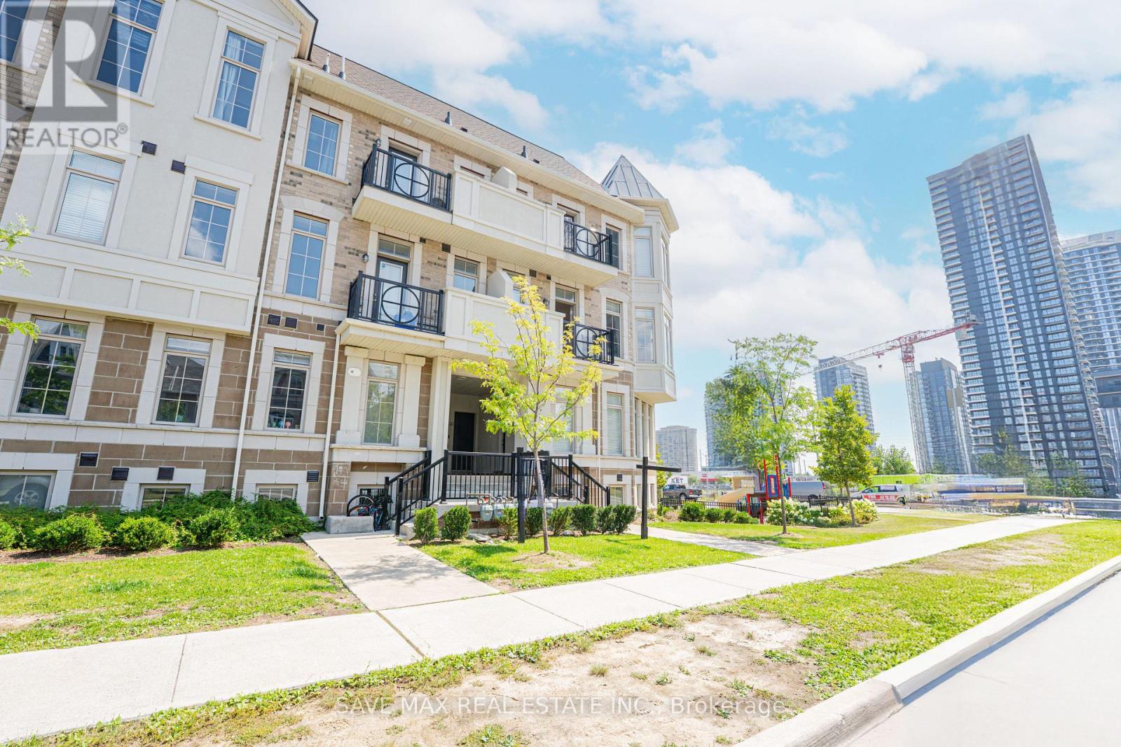 2 - 62 Preston Meadow Avenue Ne, Mississauga, Ontario  L4Z 1B1 - Photo 3 - W12486454