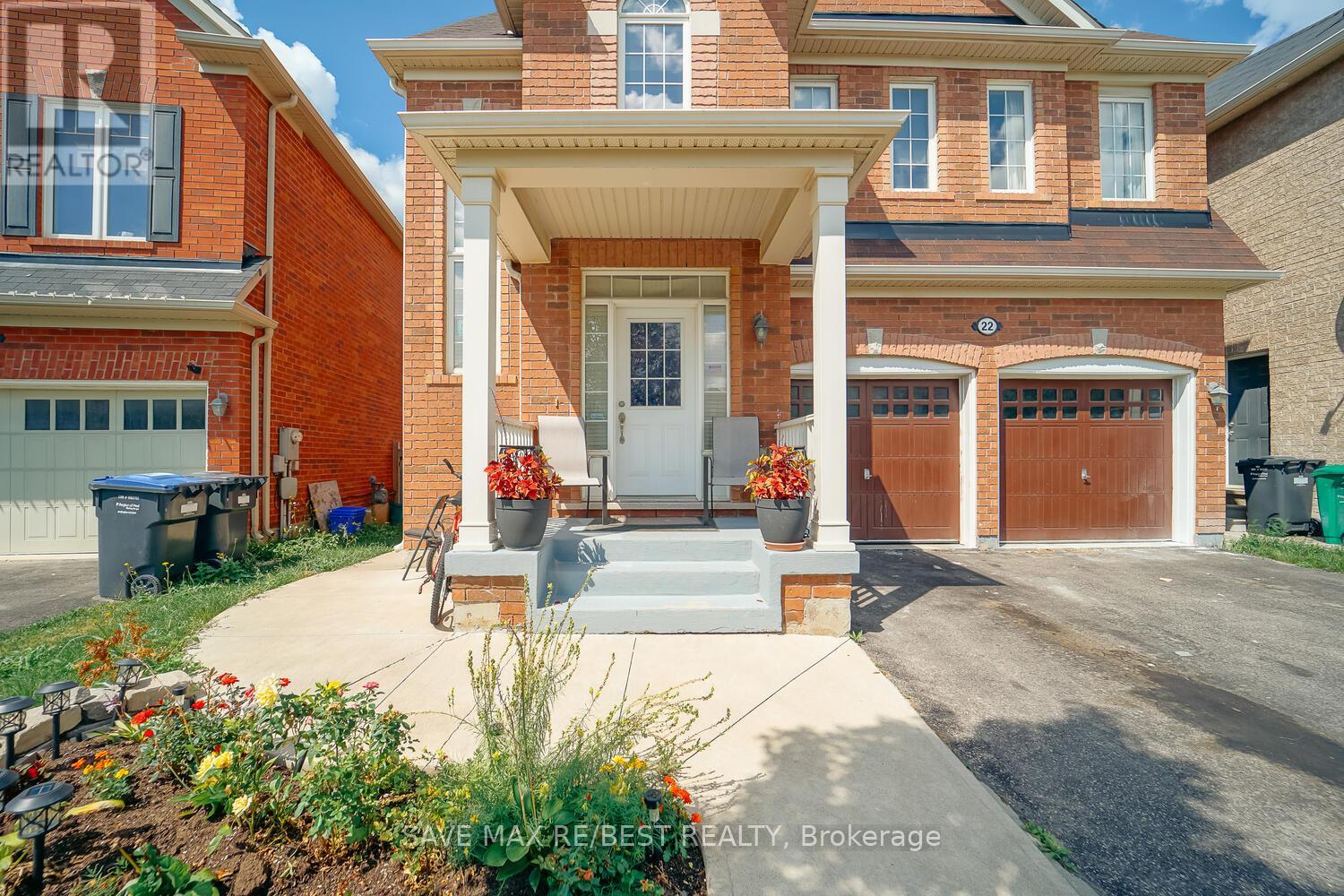22 Birch Tree Trail, Brampton, Ontario  L6P 3M8 - Photo 4 - W12486473