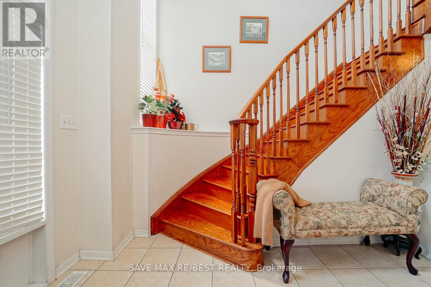 22 Birch Tree Trail, Brampton, Ontario  L6P 3M8 - Photo 7 - W12486473