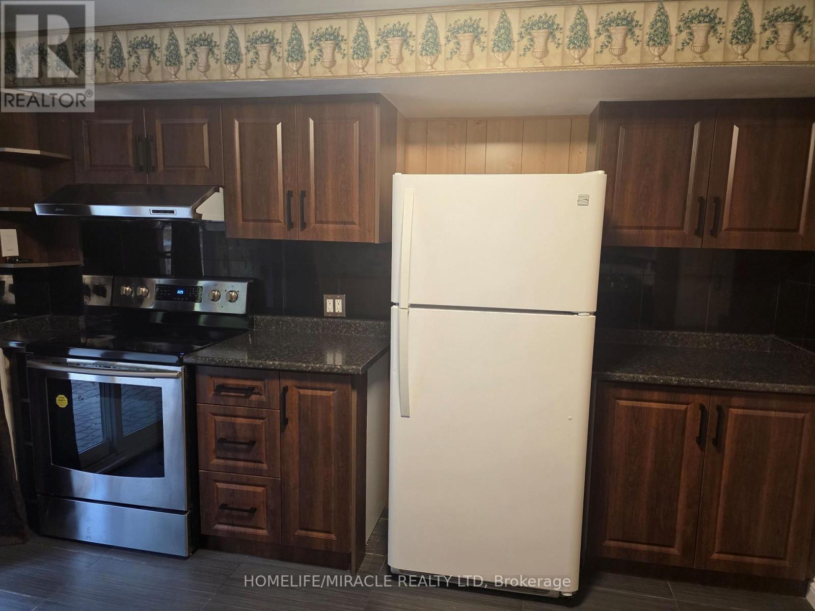 6585 Eastridge Road, Mississauga, Ontario  L5N 4L5 - Photo 6 - W12486478