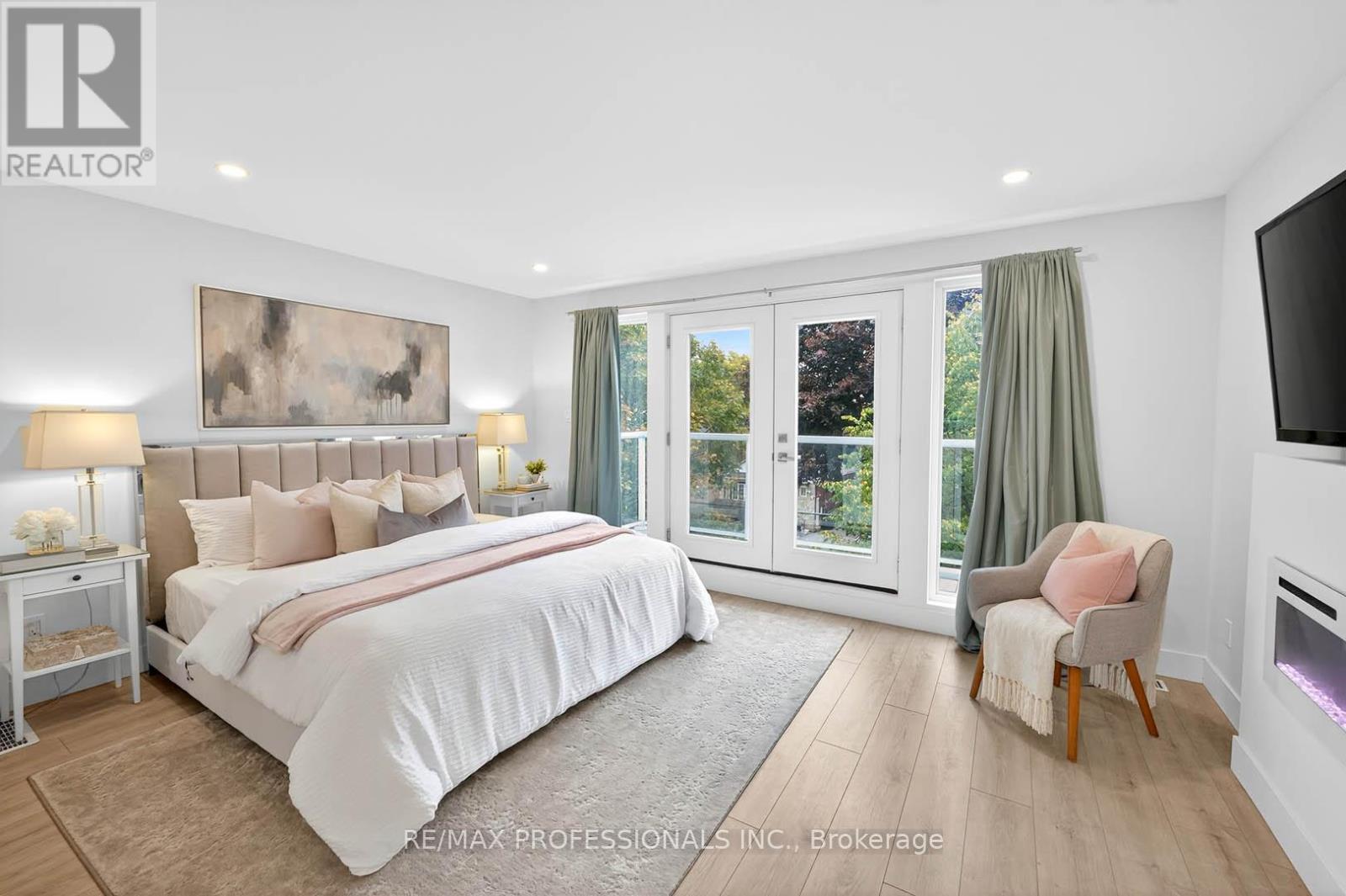 22 Ninth Street, Toronto, Ontario  M8V 3E3 - Photo 27 - W12486488