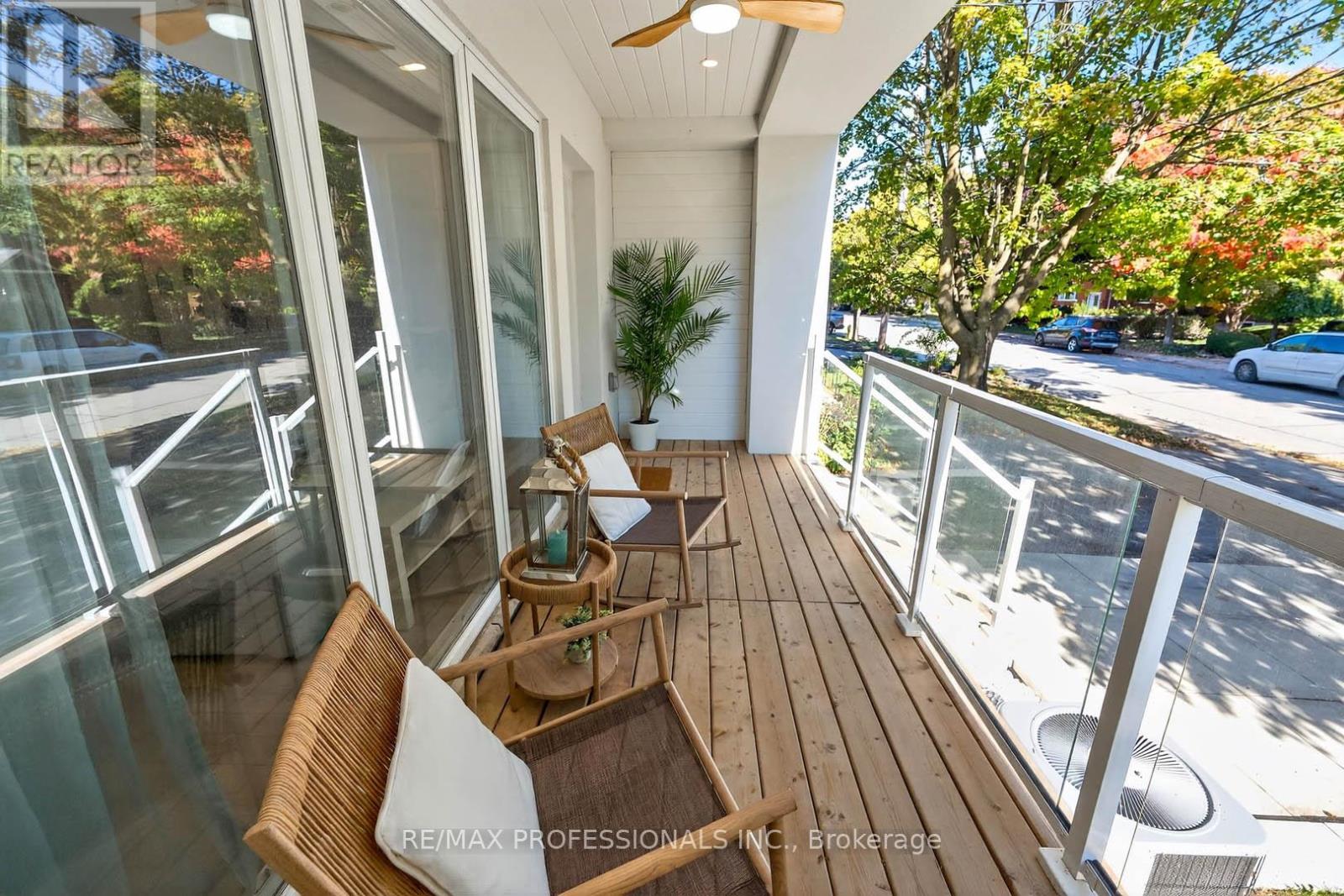 22 Ninth Street, Toronto, Ontario  M8V 3E3 - Photo 4 - W12486488