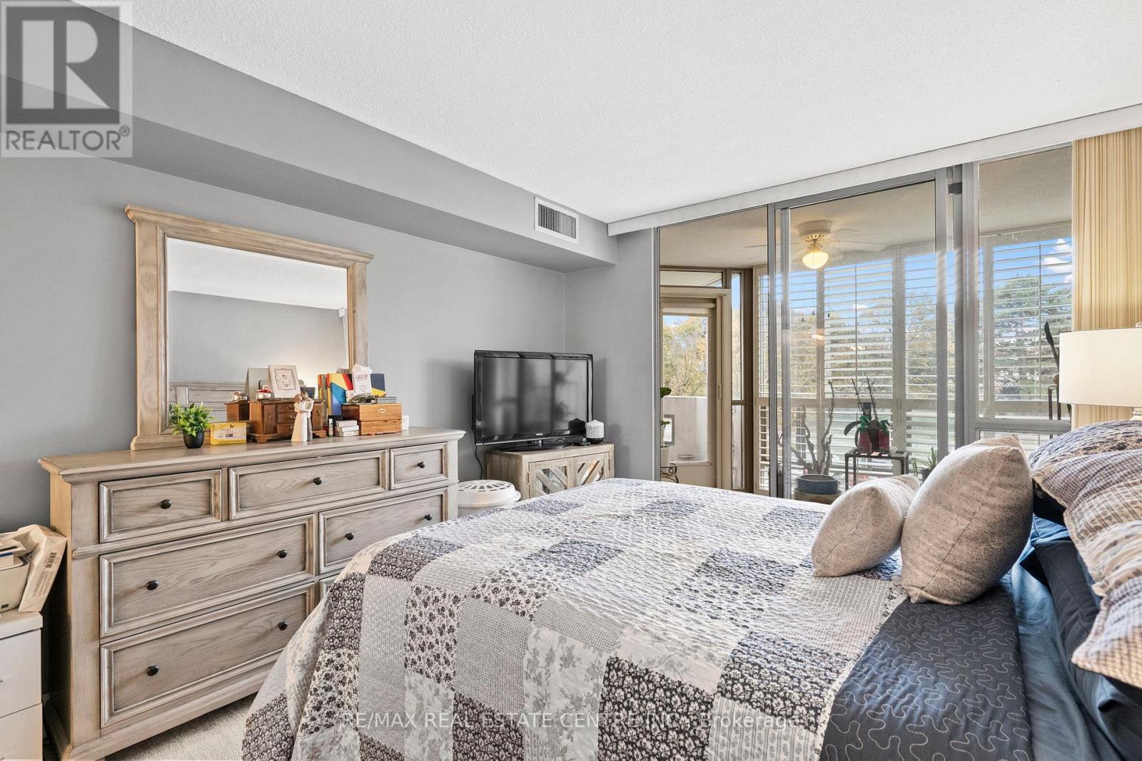 209 - 5090 Pinedale Ave Avenue, Burlington, Ontario  L7L 3V8 - Photo 24 - W12486498