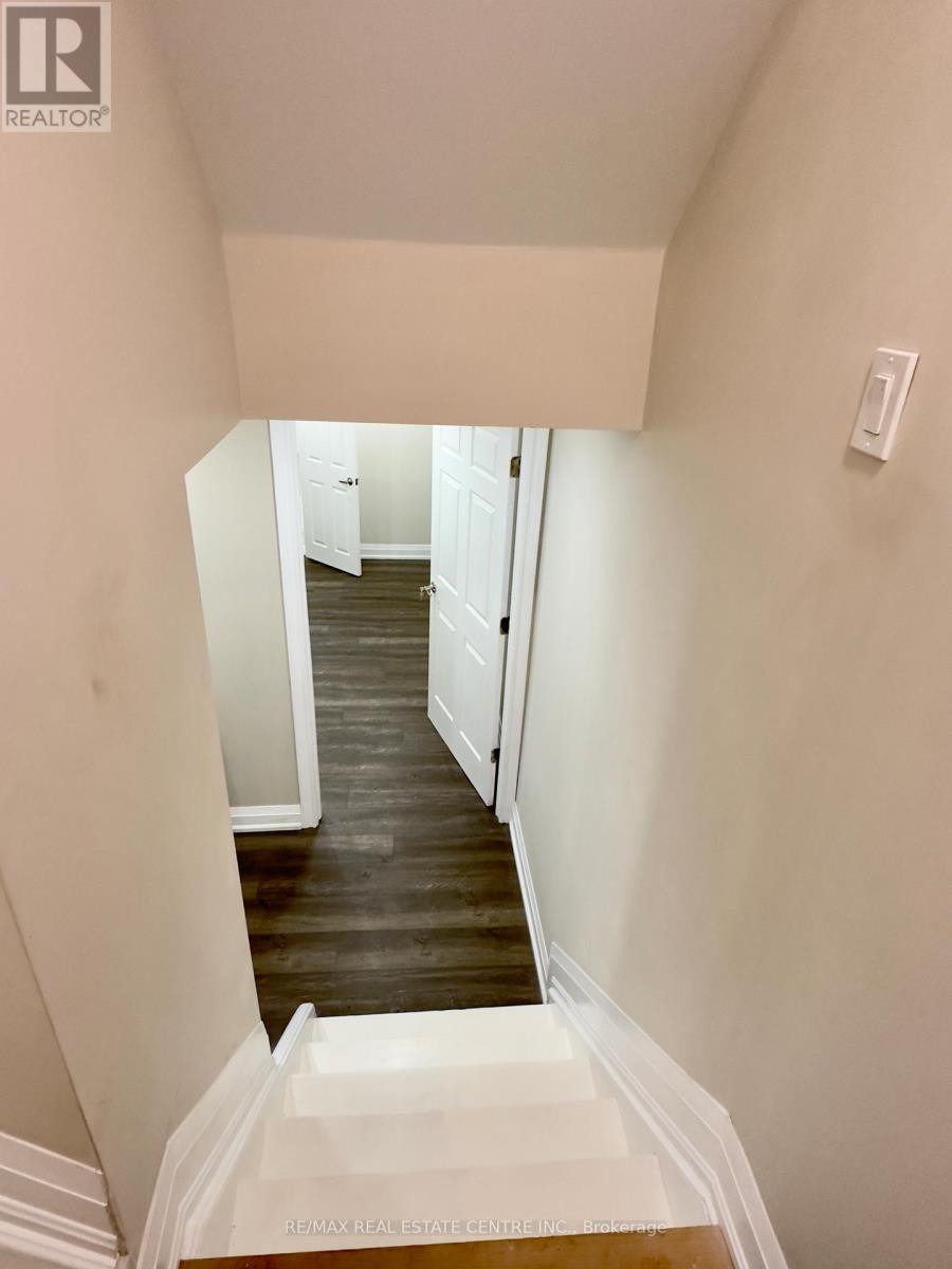 5 Streamline Drive, Brampton (Madoc), Ontario  L6V 4S6 - Photo 33 - W12486499