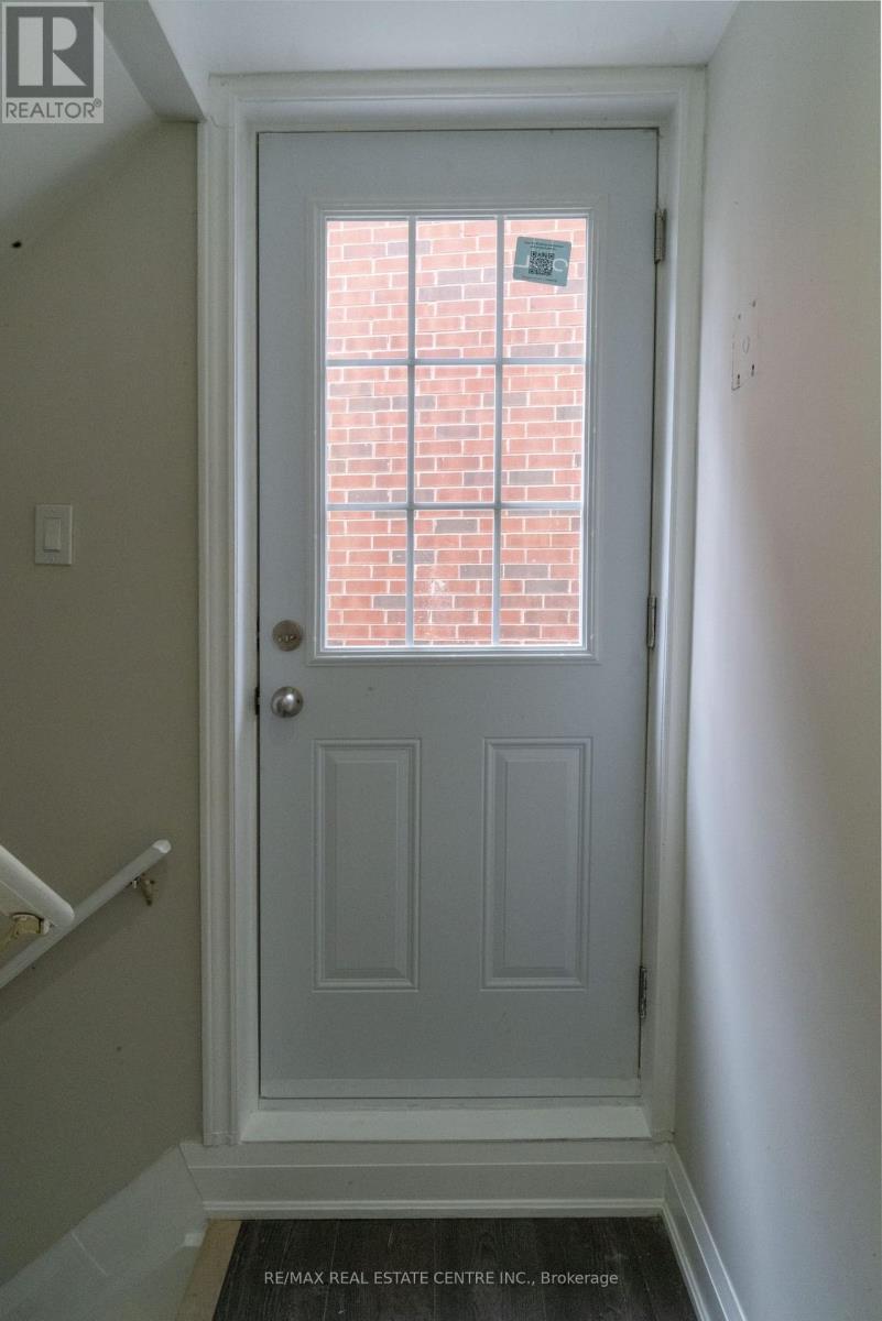 5 Streamline Drive, Brampton (Madoc), Ontario  L6V 4S6 - Photo 35 - W12486499