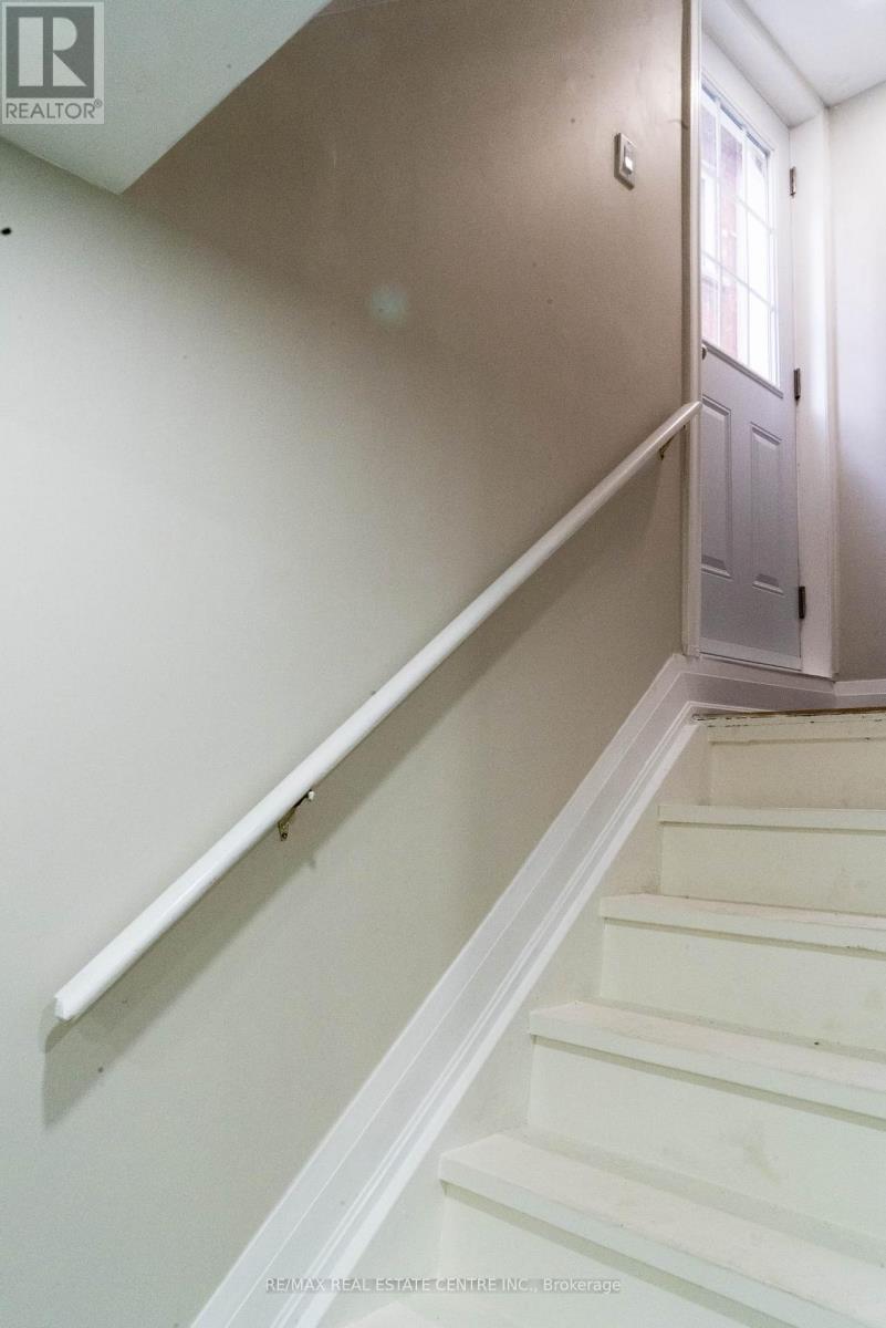 5 Streamline Drive, Brampton (Madoc), Ontario  L6V 4S6 - Photo 36 - W12486499