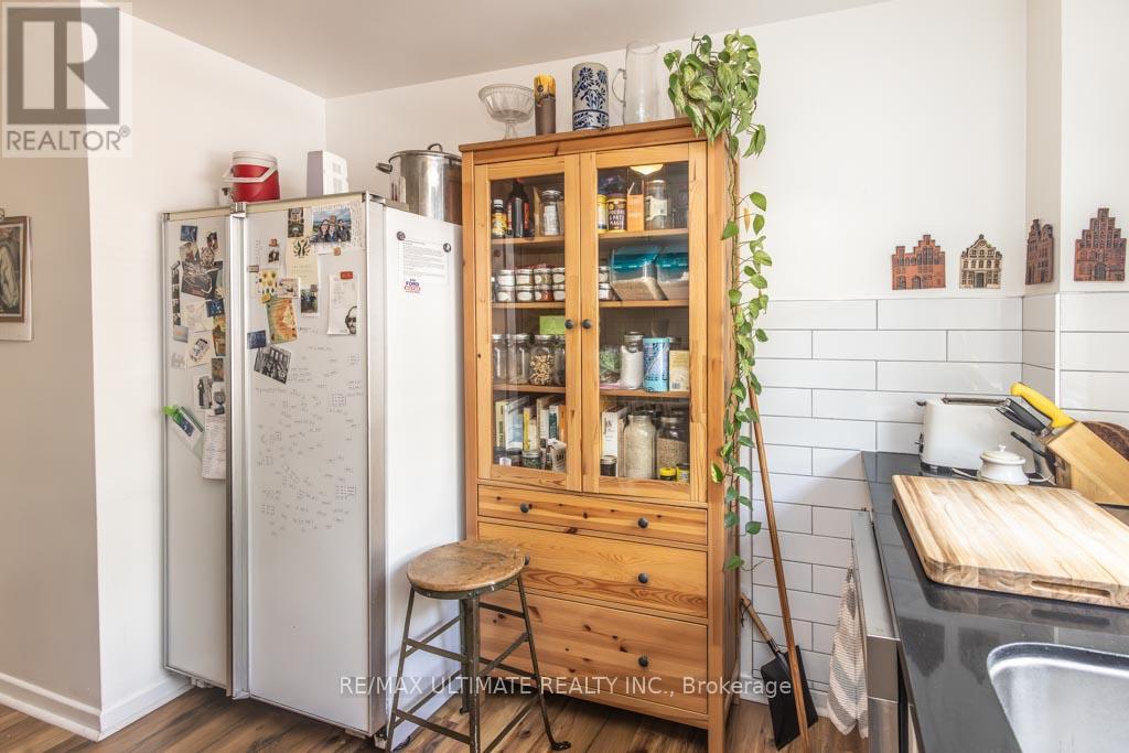 39 Laws Street, Toronto, Ontario  M6P 2Y8 - Photo 13 - W12486501