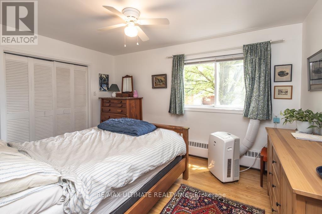 39 Laws Street, Toronto, Ontario  M6P 2Y8 - Photo 16 - W12486501