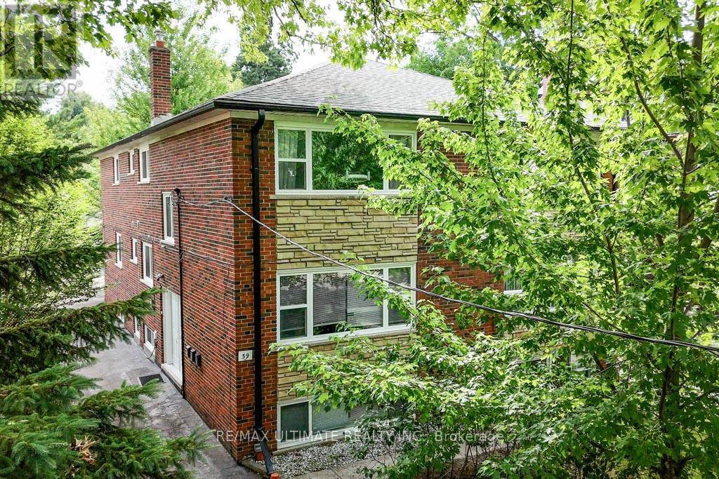 39 Laws Street, Toronto, Ontario  M6P 2Y8 - Photo 3 - W12486501