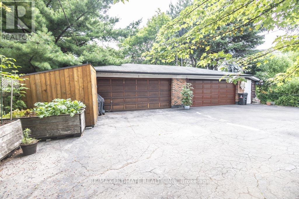 39 Laws Street, Toronto, Ontario  M6P 2Y8 - Photo 43 - W12486501