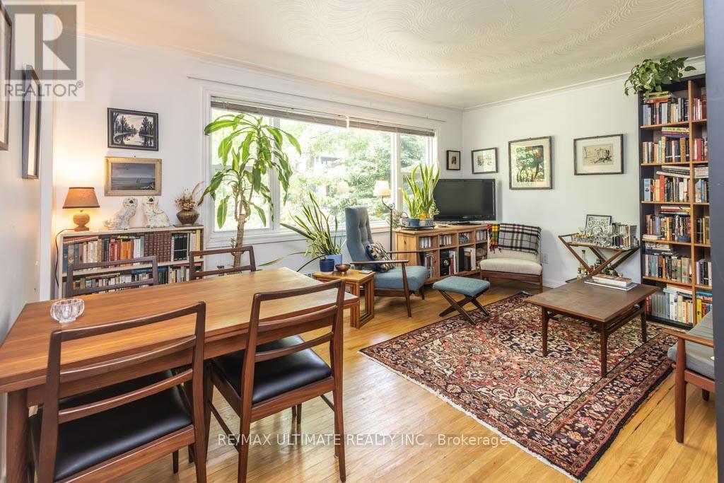 39 Laws Street, Toronto, Ontario  M6P 2Y8 - Photo 7 - W12486501