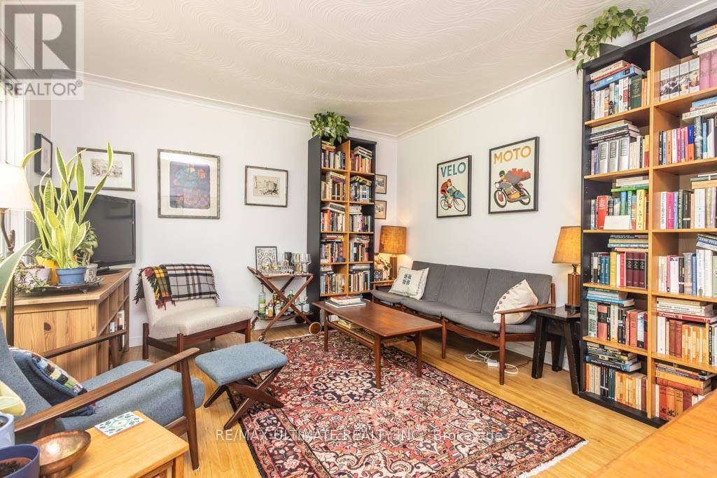 39 Laws Street, Toronto, Ontario  M6P 2Y8 - Photo 8 - W12486501