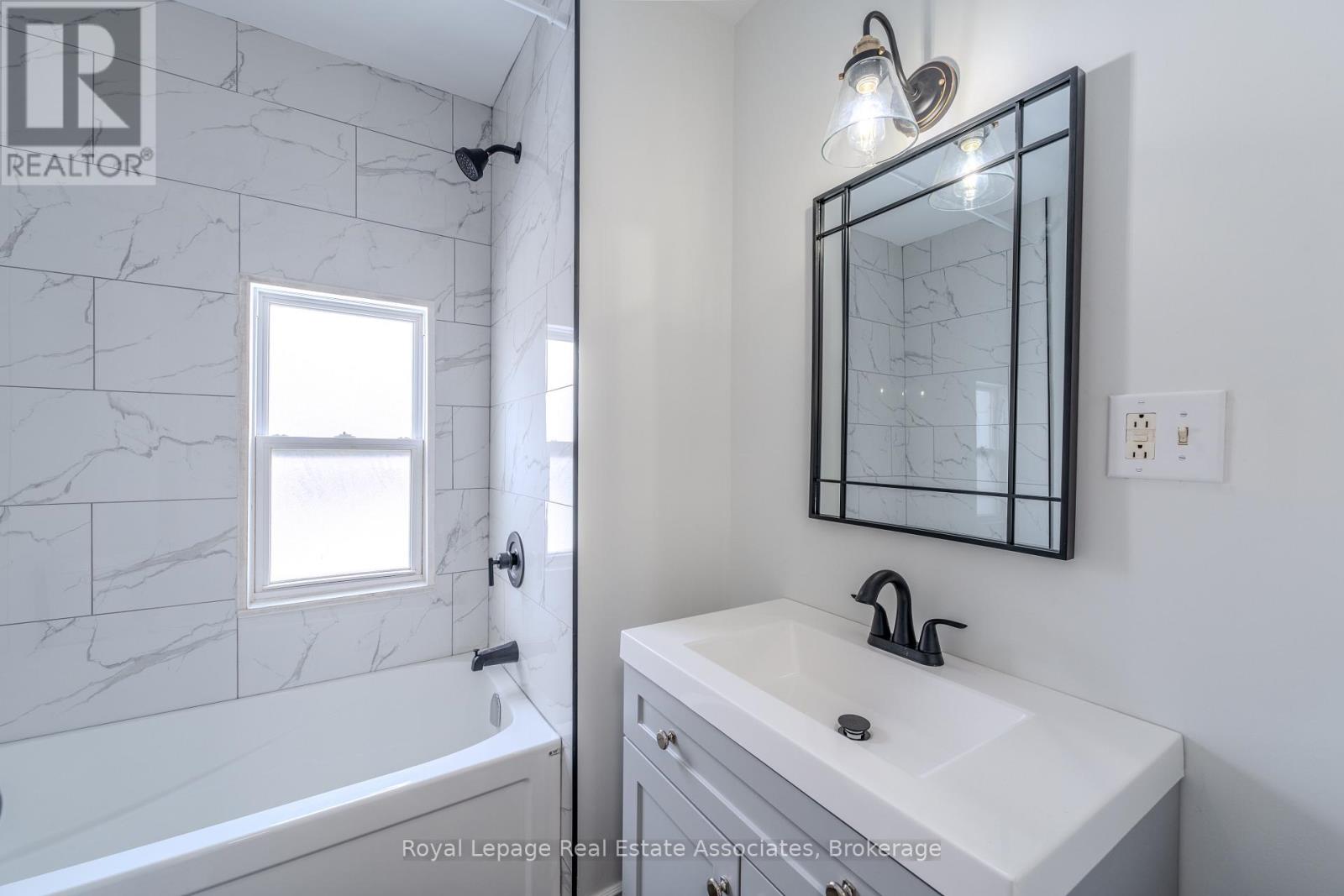 2 - 157 William Street, Brantford, Ontario  N3T 3L2 - Photo 20 - X12486374