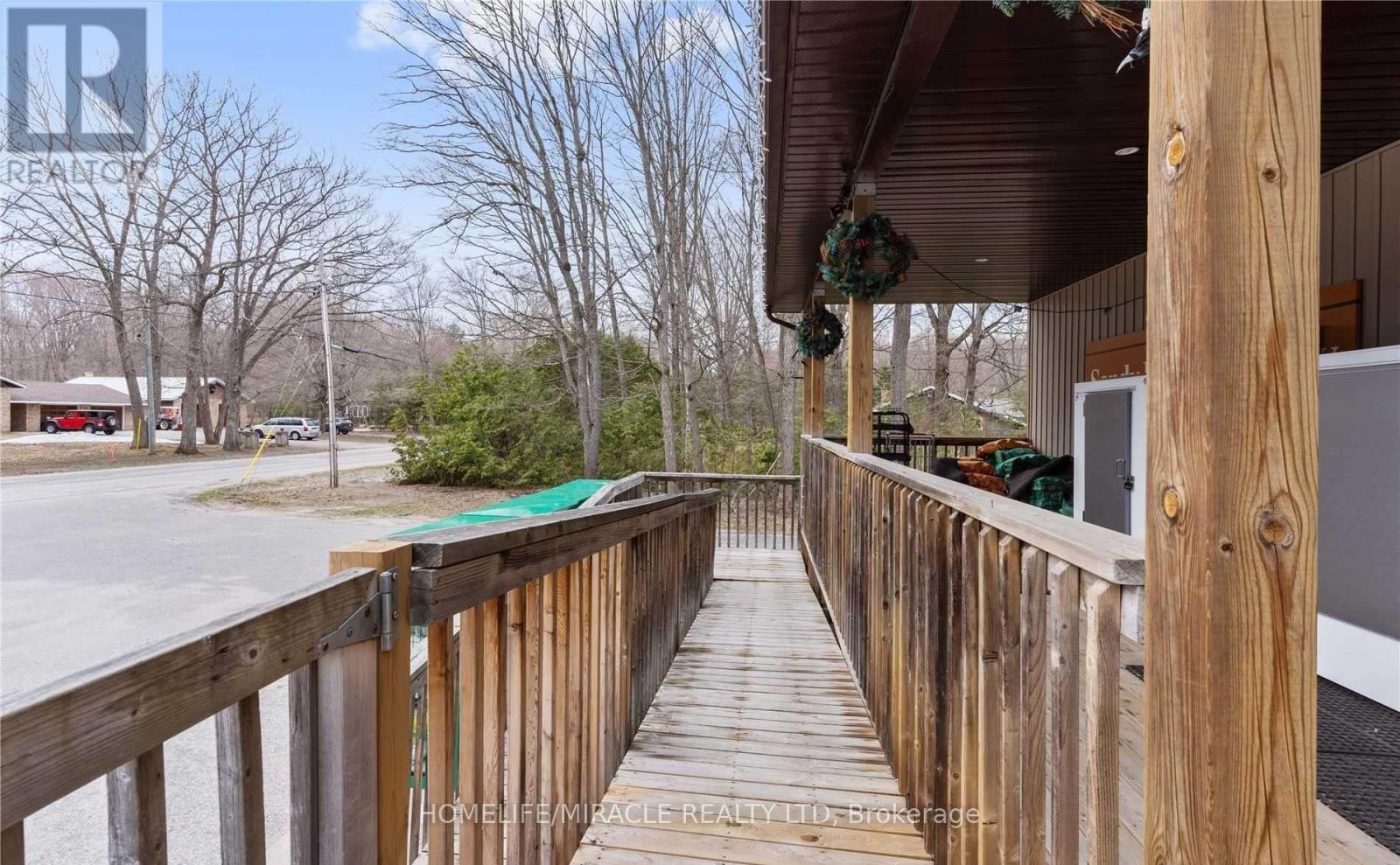 39 Sandy Plains Road N, Seguin, Ontario  P2A 2W8 - Photo 9 - X12486386