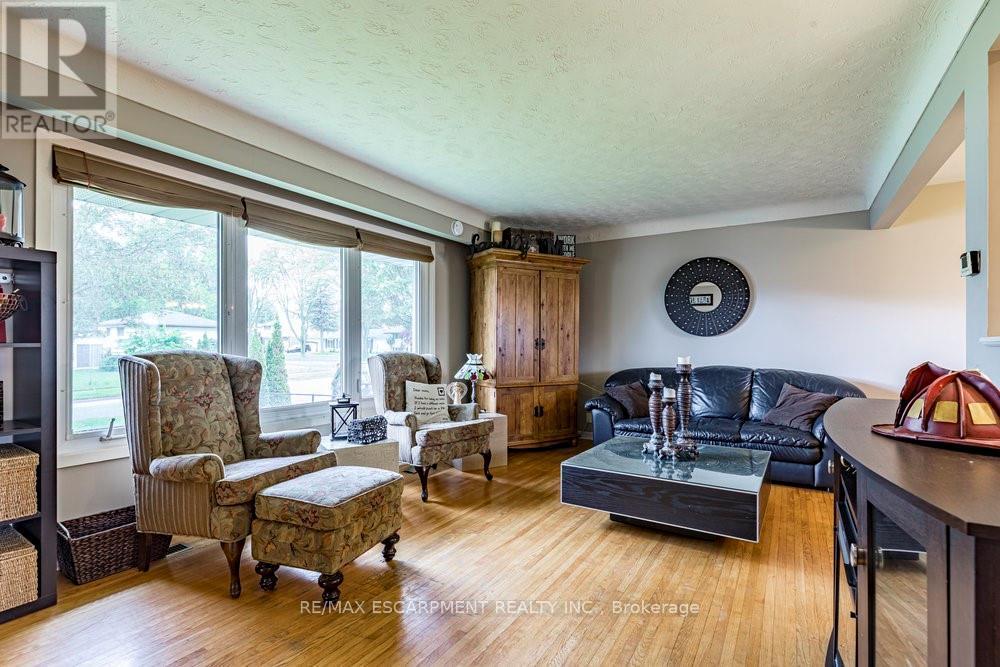 6871 Corwin Crescent, Niagara Falls, Ontario  L2G 2M9 - Photo 4 - X12486391