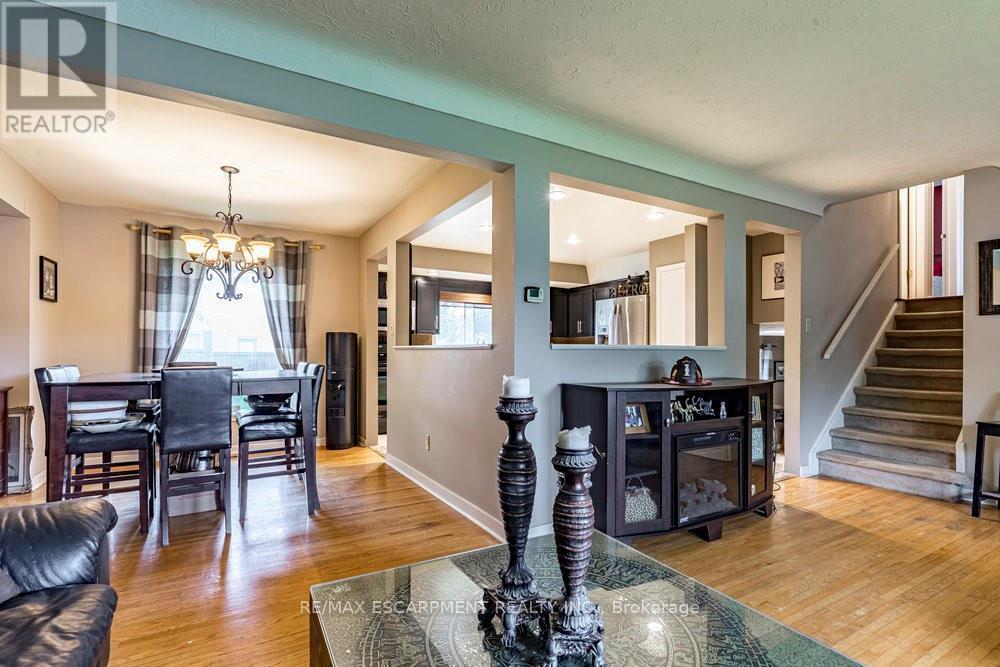 6871 Corwin Crescent, Niagara Falls, Ontario  L2G 2M9 - Photo 5 - X12486391